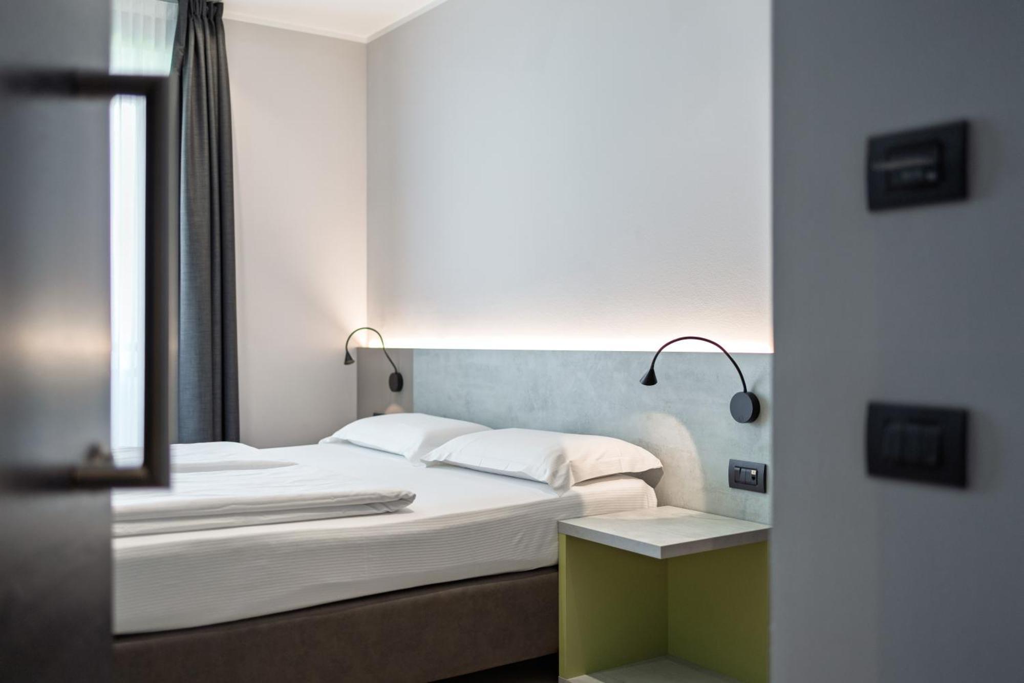 Standard Double or Twin Room,1680683916:JPEG