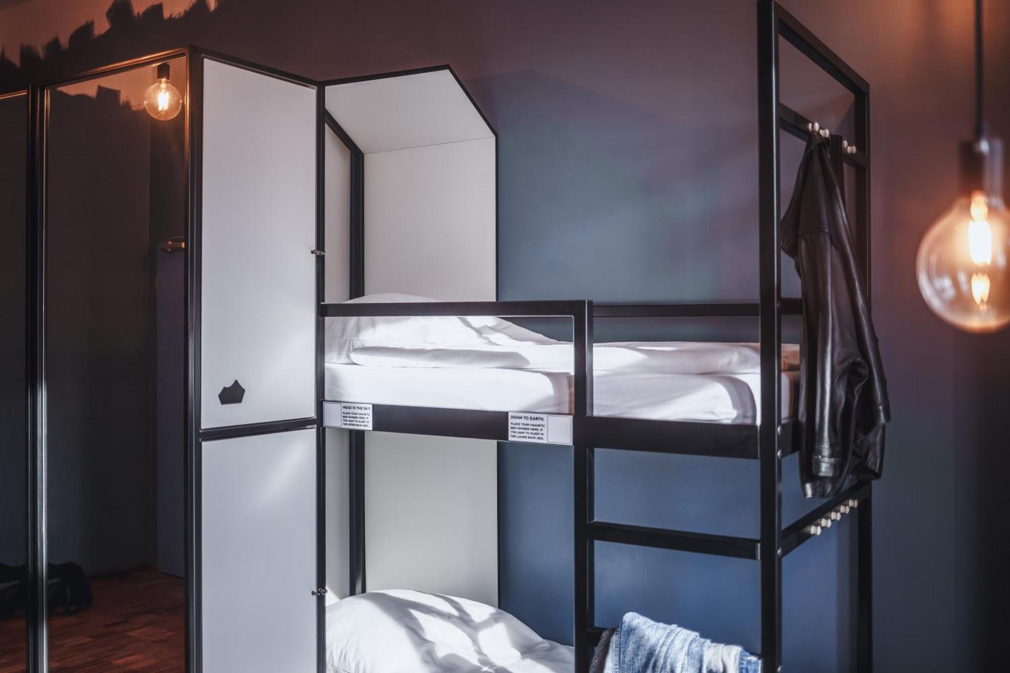 Bed 6-Bed Mixed Dormitory Room