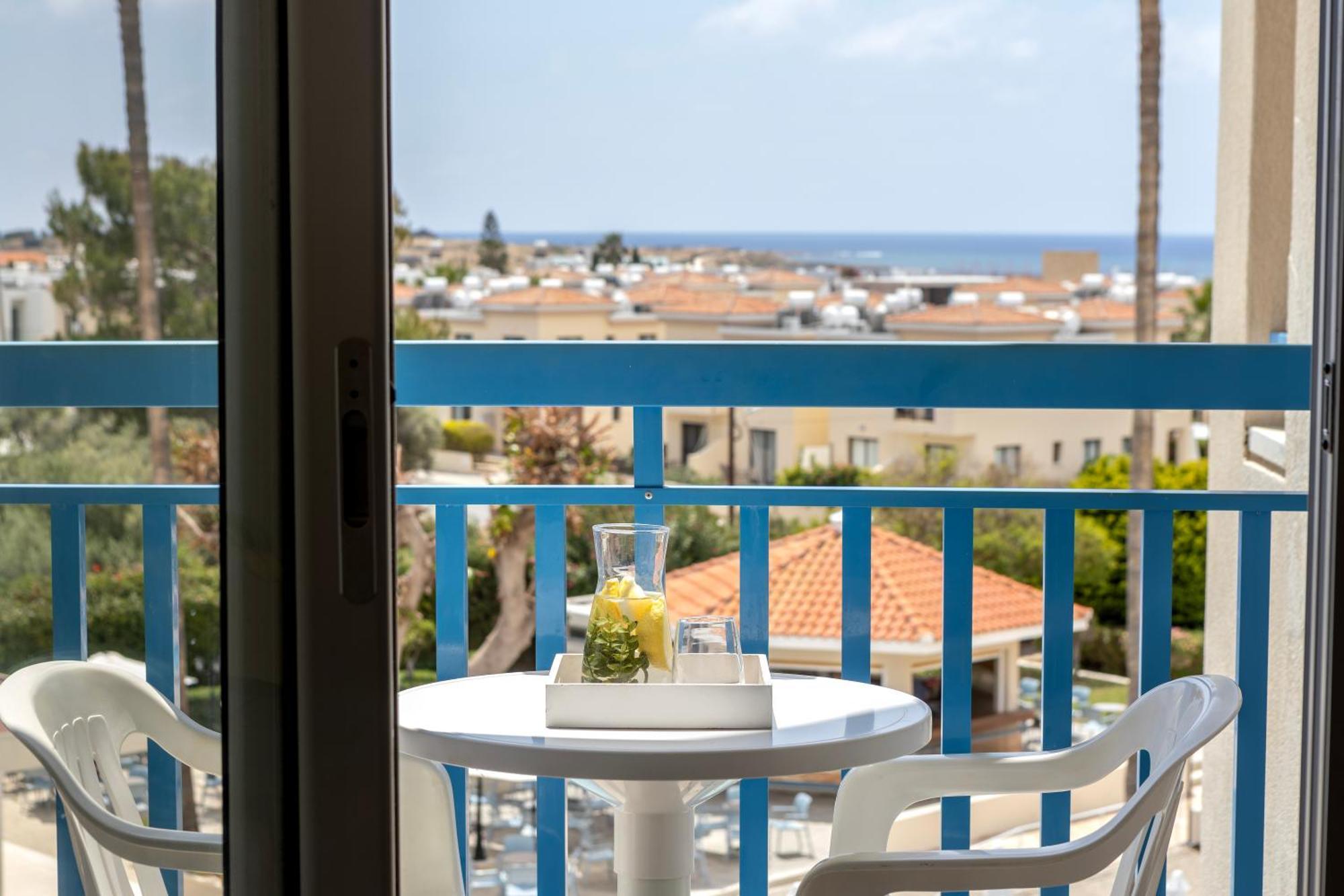 Single Room with Pool View