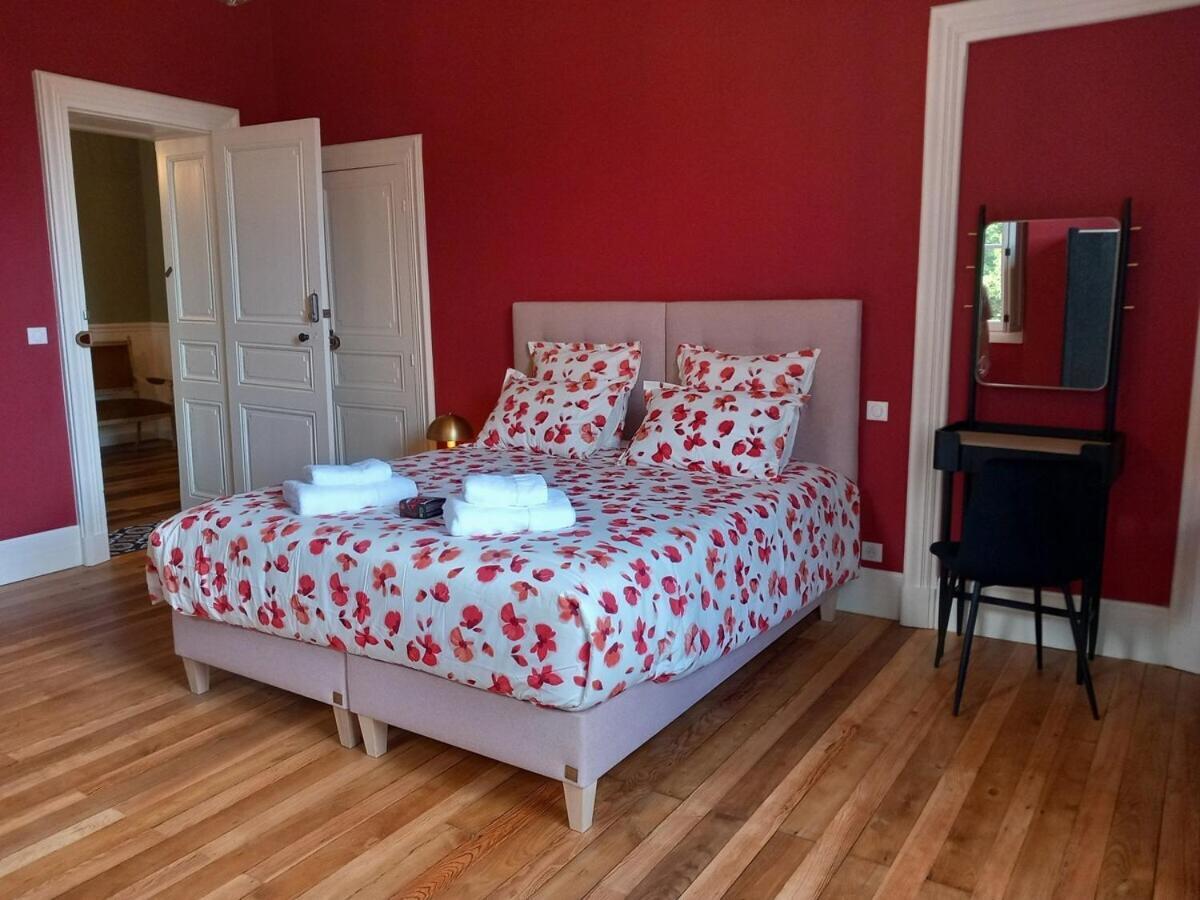 Queen Room Garden View