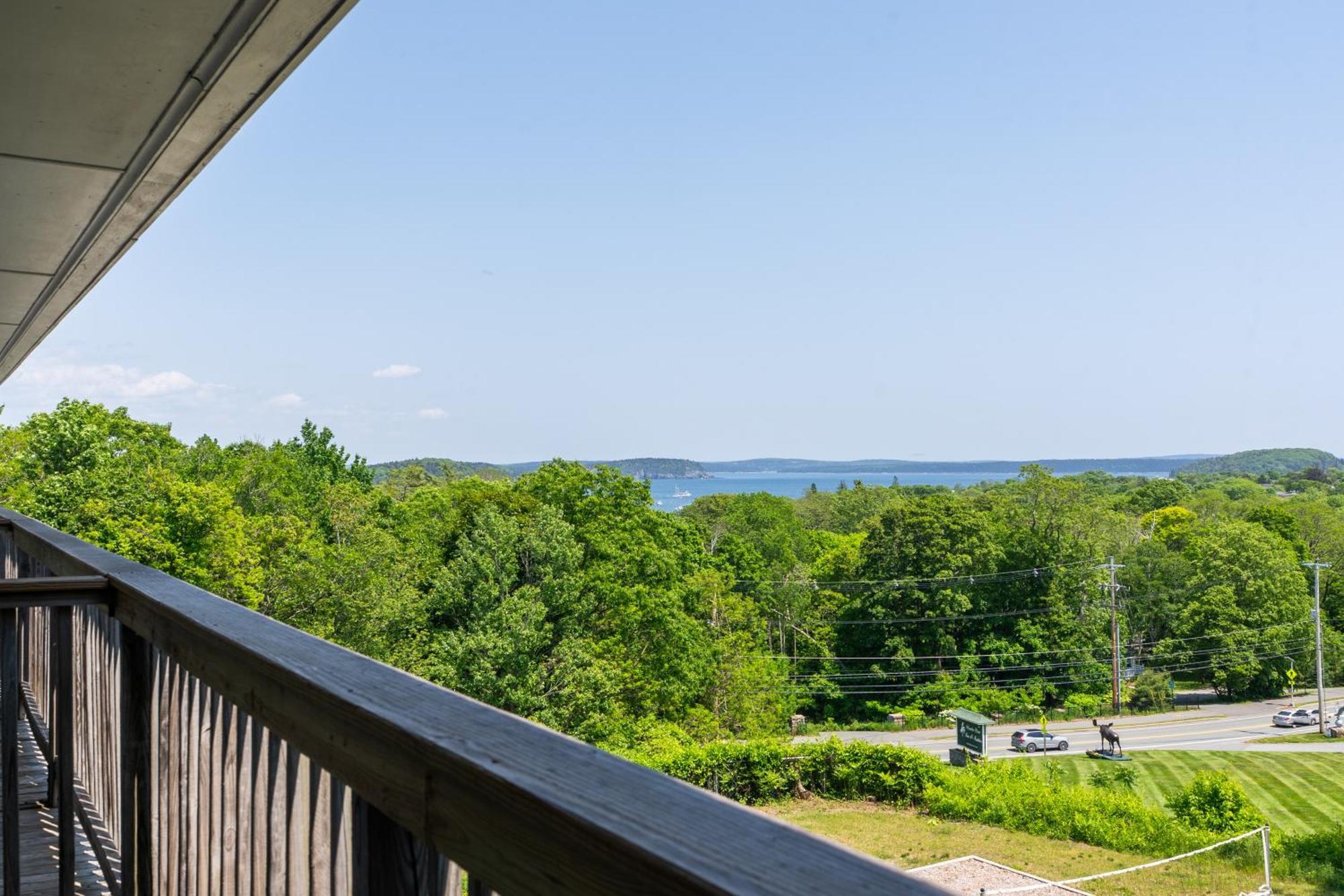 King | Courtyard | Limited Bay View | Balcony