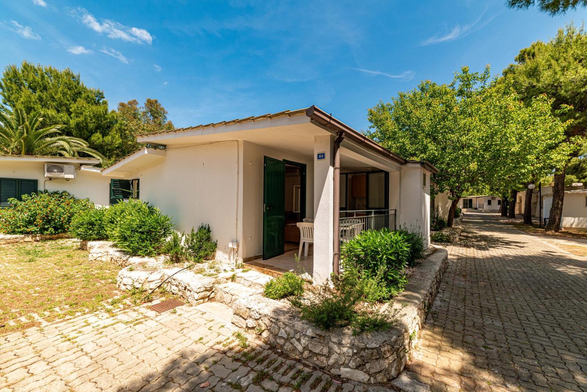 One-Bedroom Bungalow,1685072570:JPEG