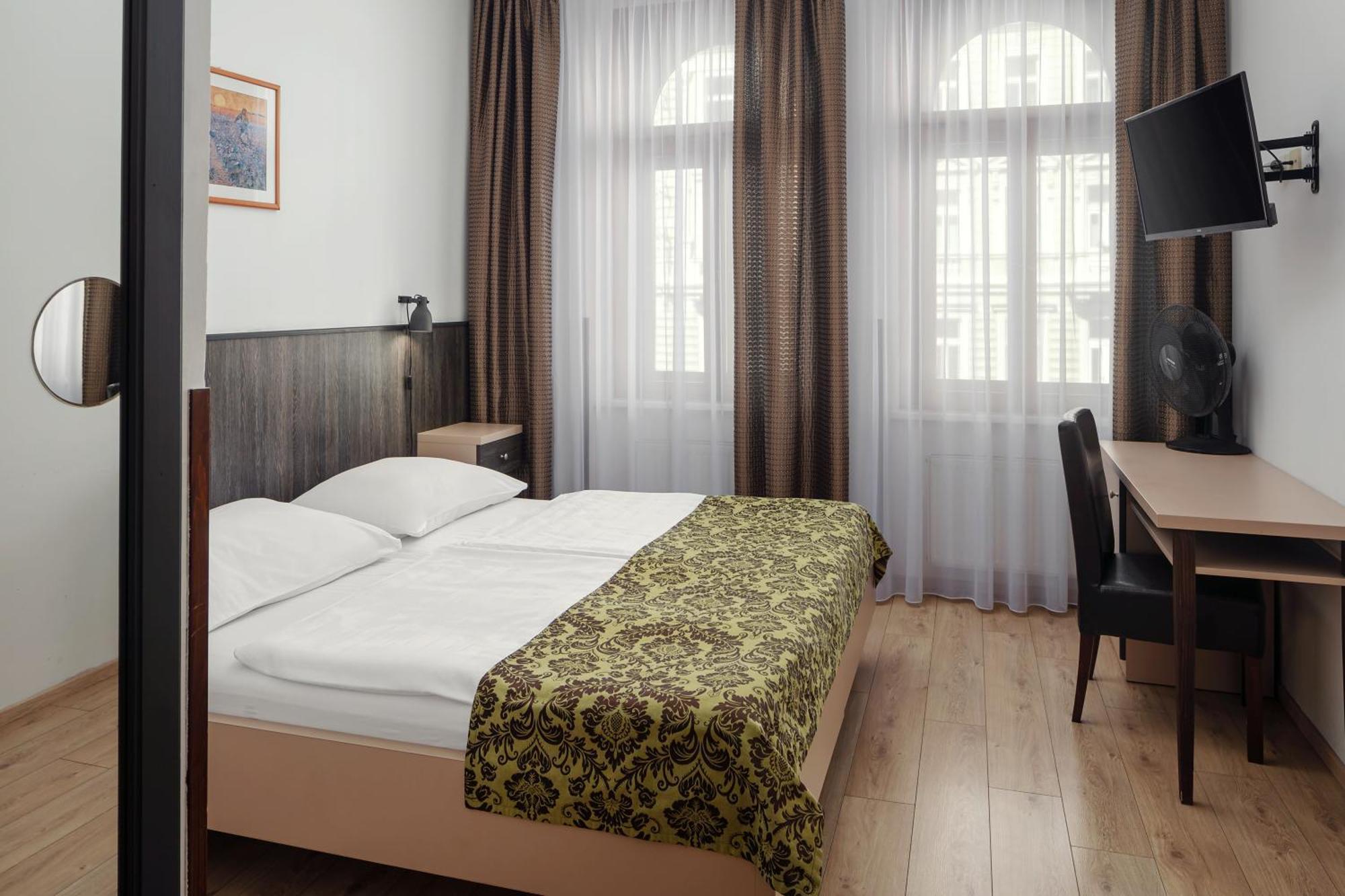 Standard Double or Twin Room,1687452854:JPEG
