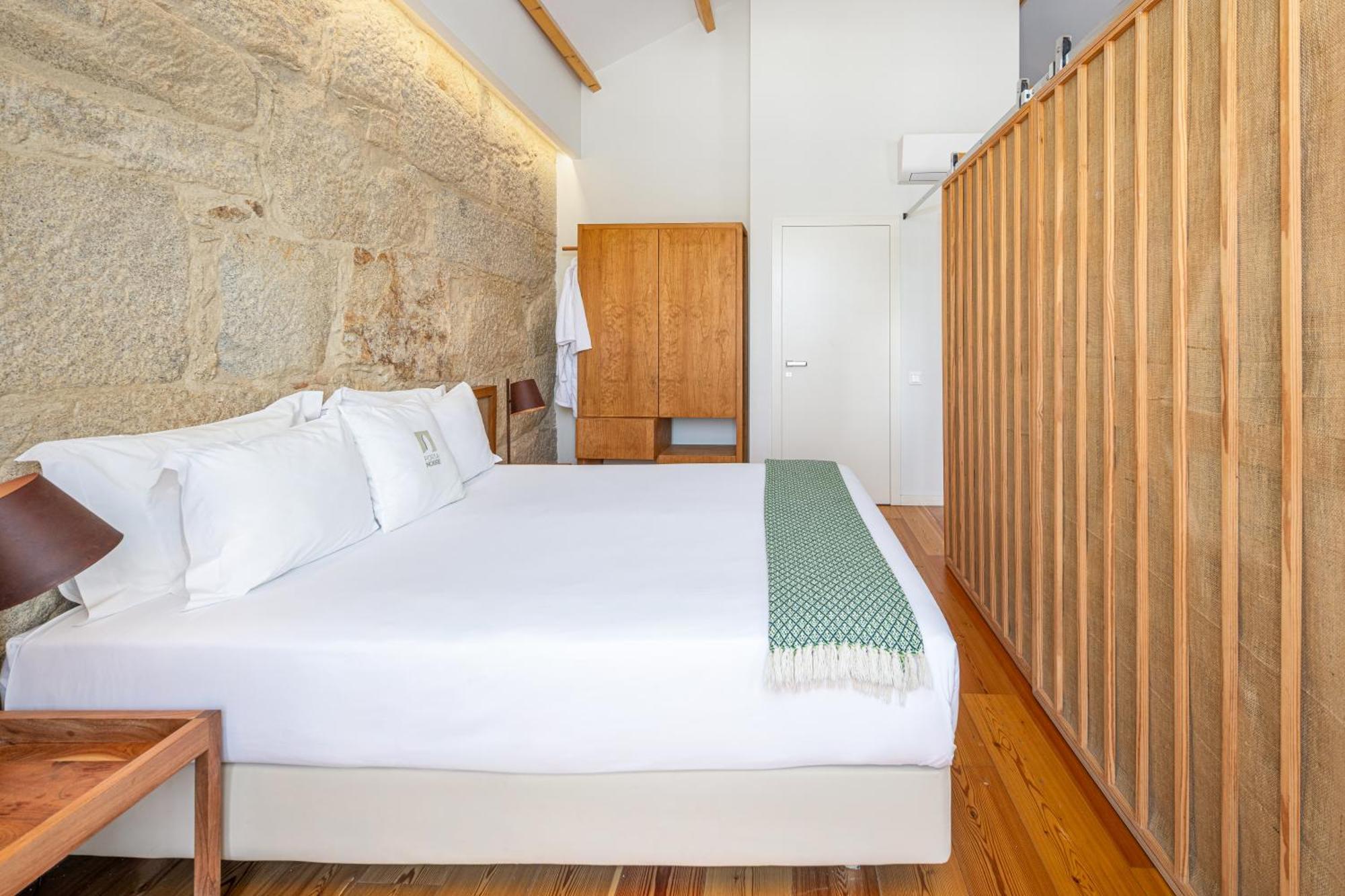 One-Bedroom Apartment with Balcony,1692141115:JPEG
