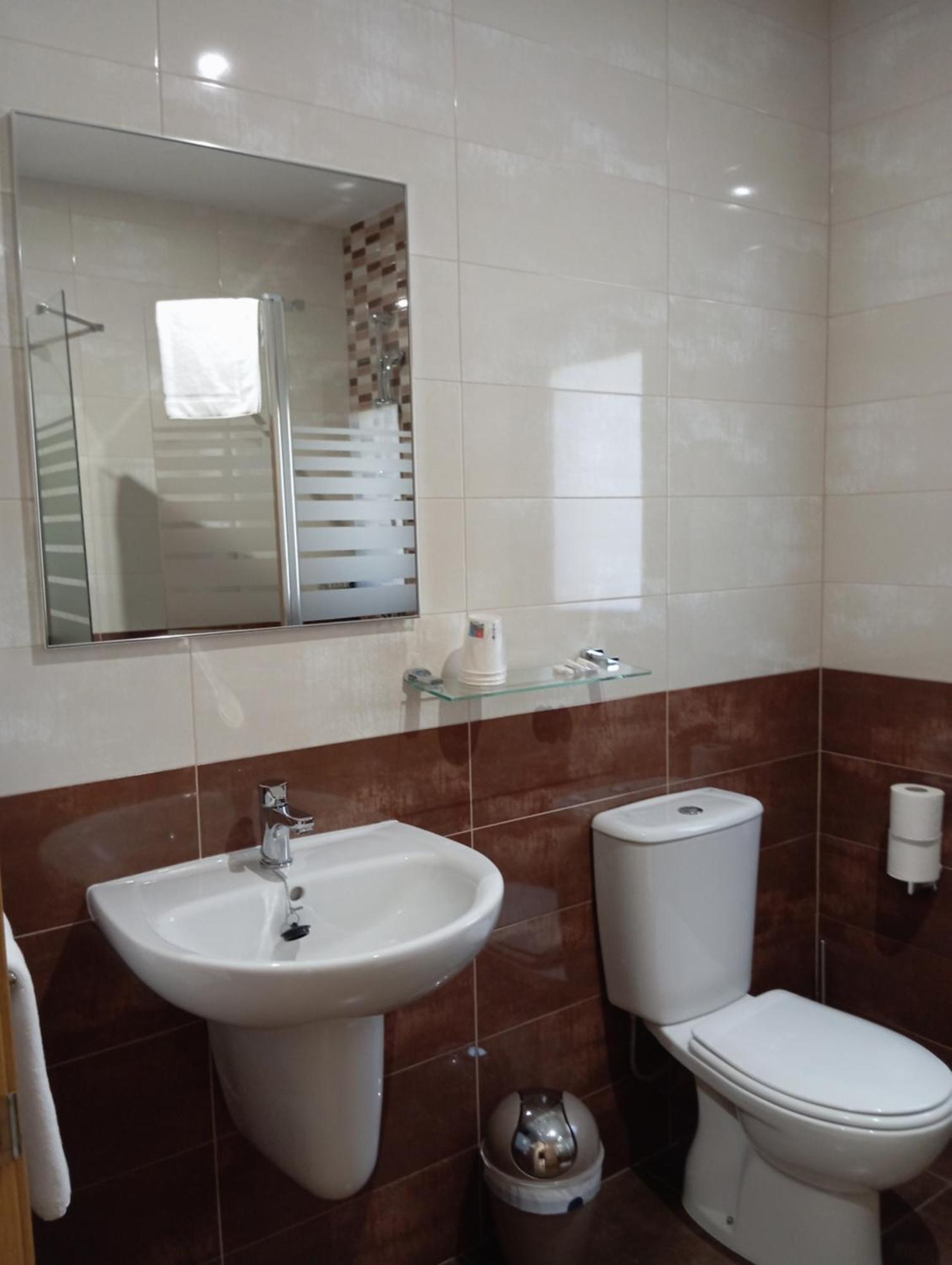Twin Room Private Bathroom