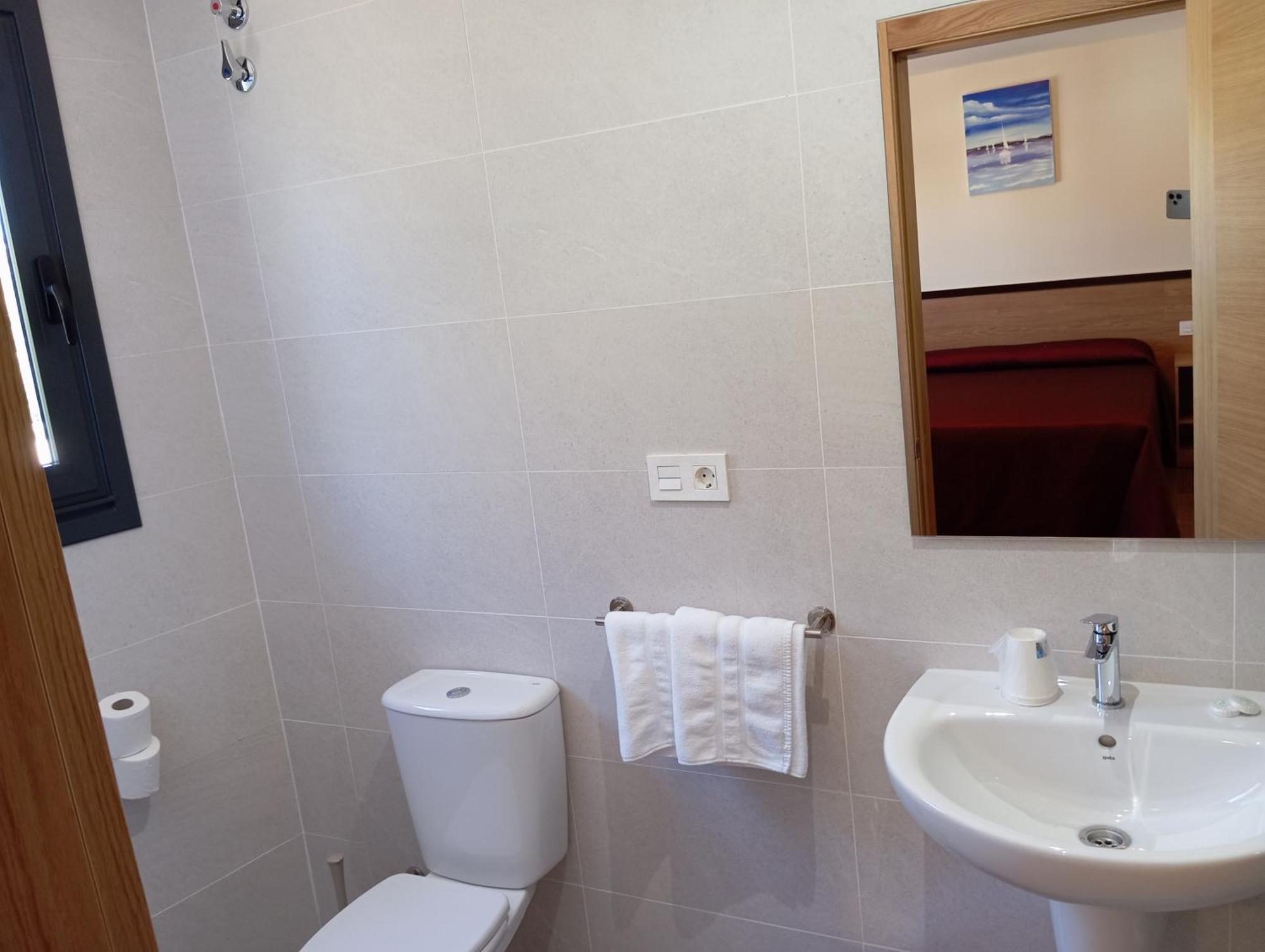 Double Room Private Bathroom