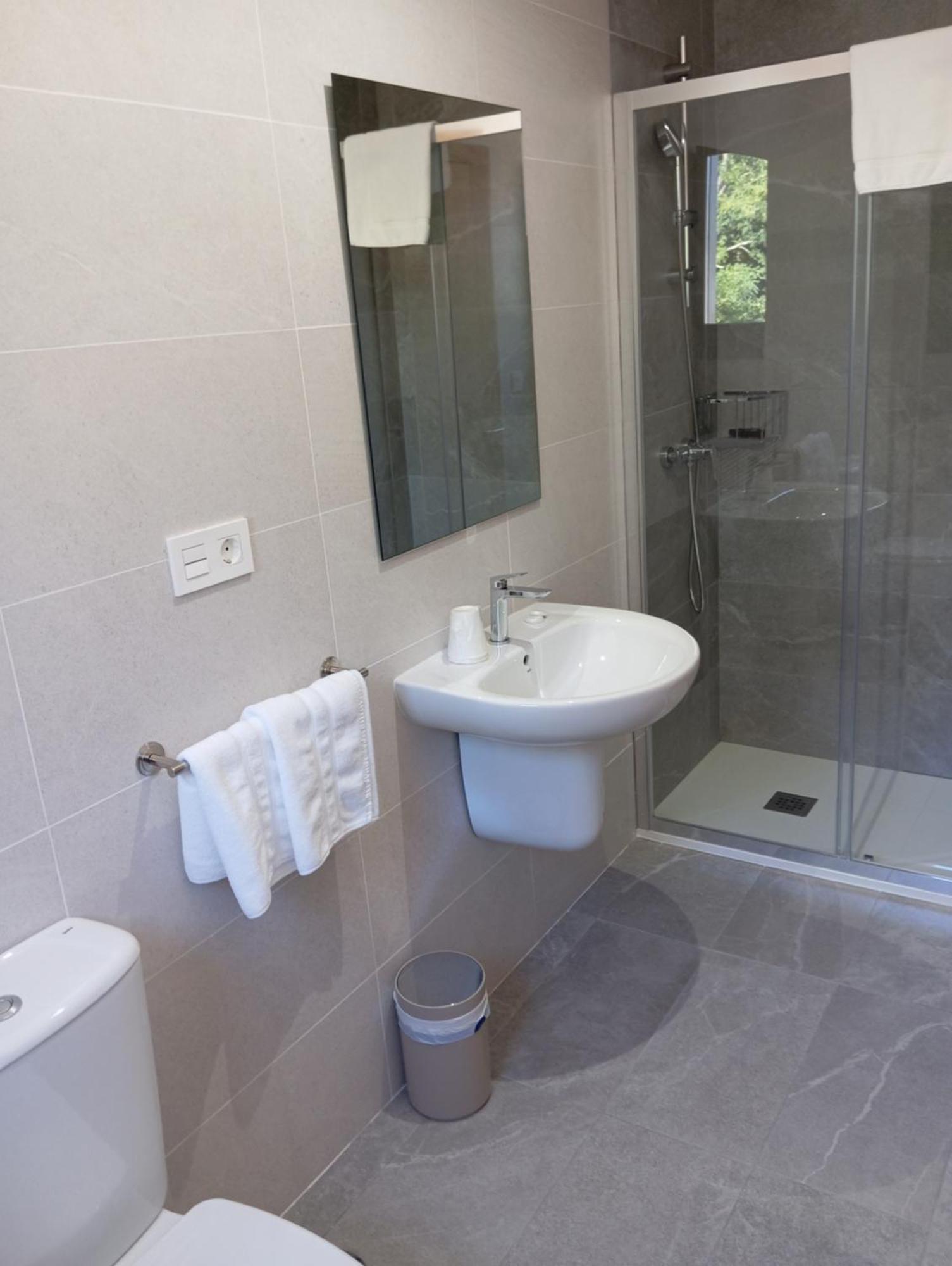 Double Room Private Bathroom