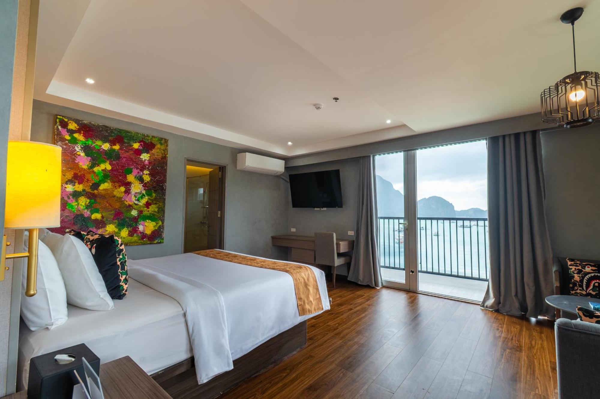 Executive Suite Sea View,1695783901:JPEG