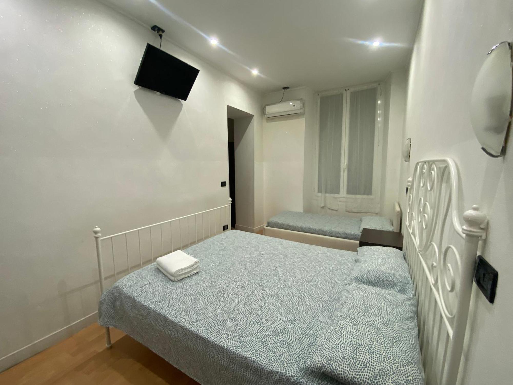 Large Double or Twin Room