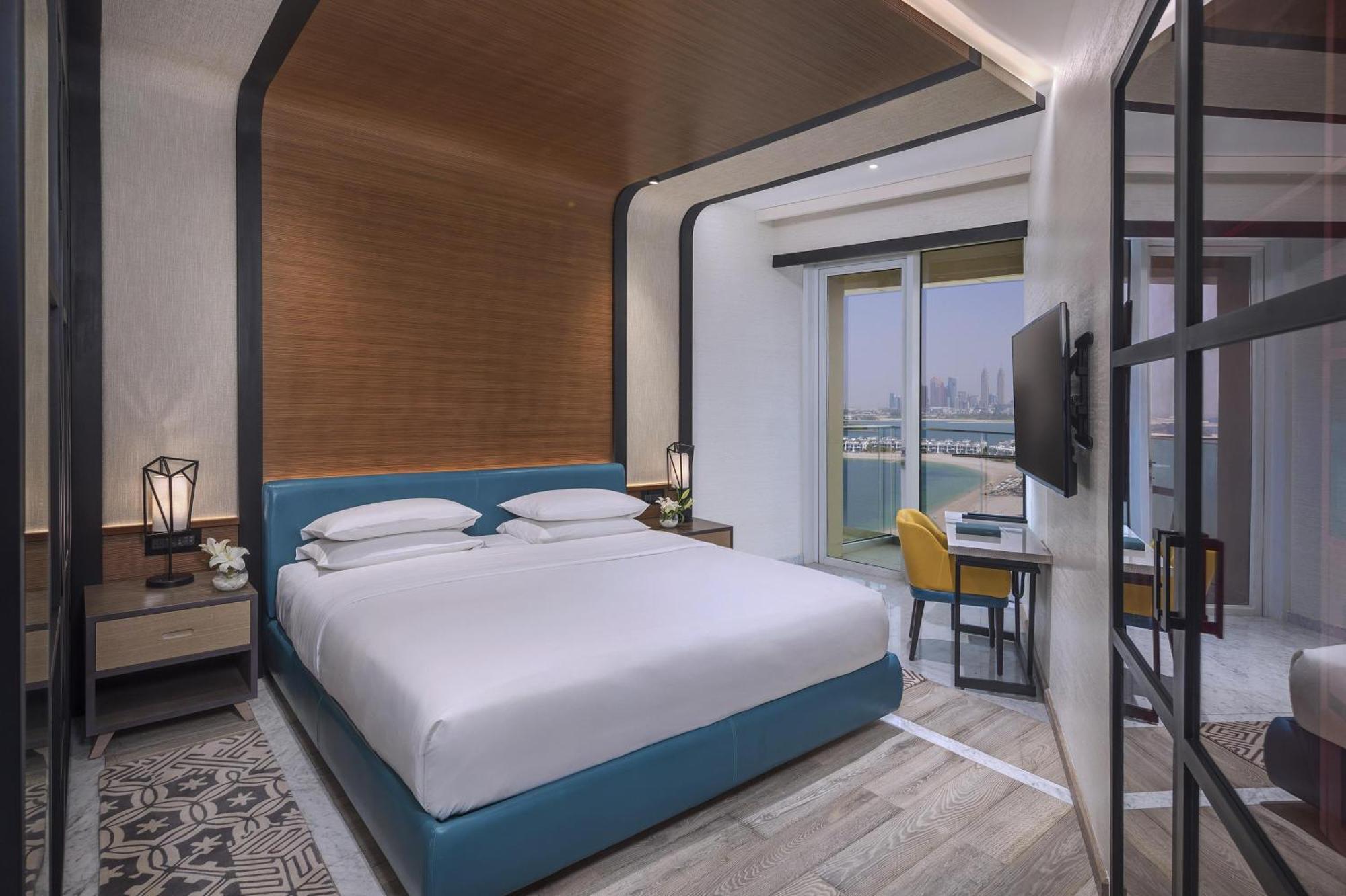 Junior Suite Balcony – Food Beverage Summer 2026 Palm Jumeirah Mall Access,1698412995:JPEG