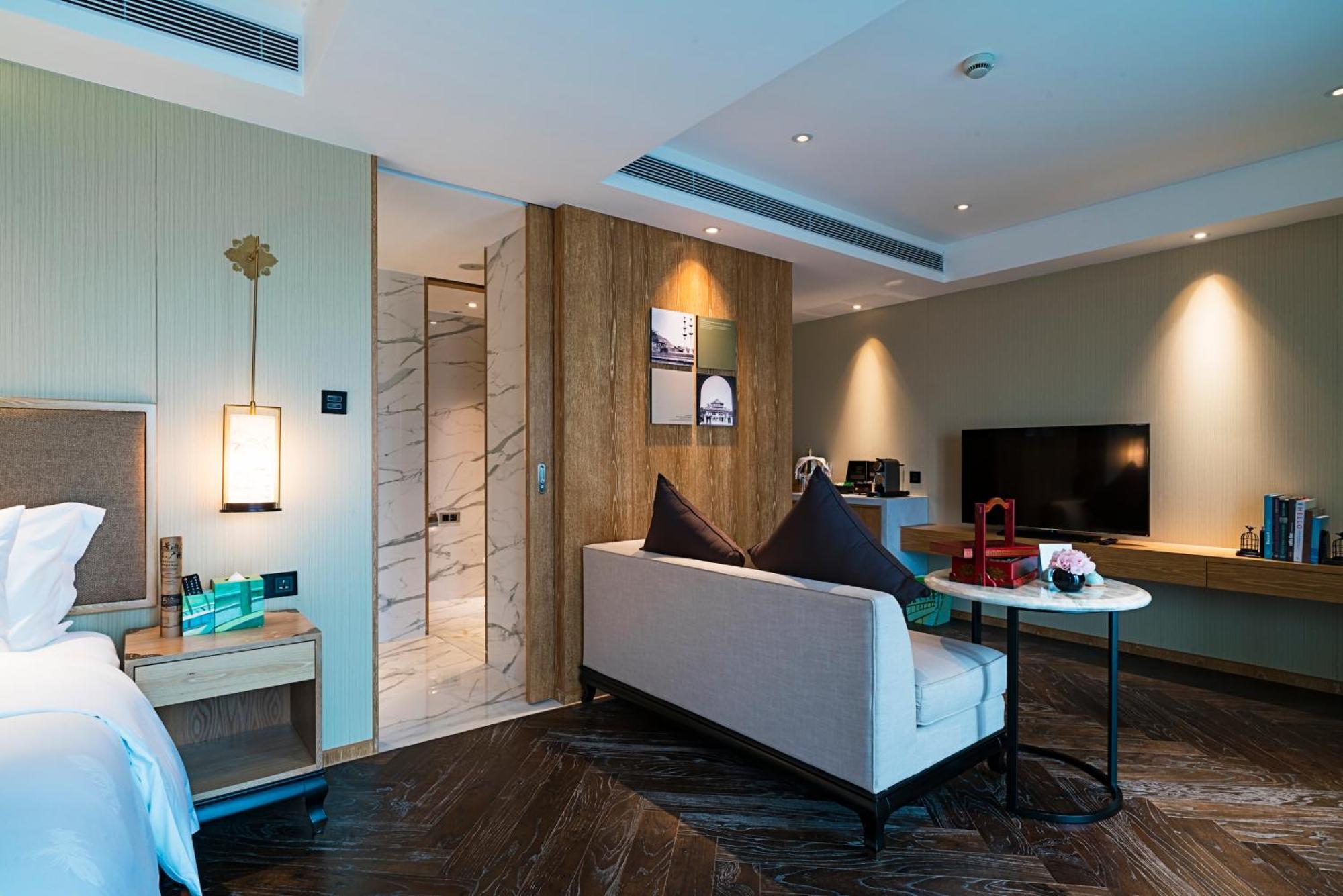 Suite City View