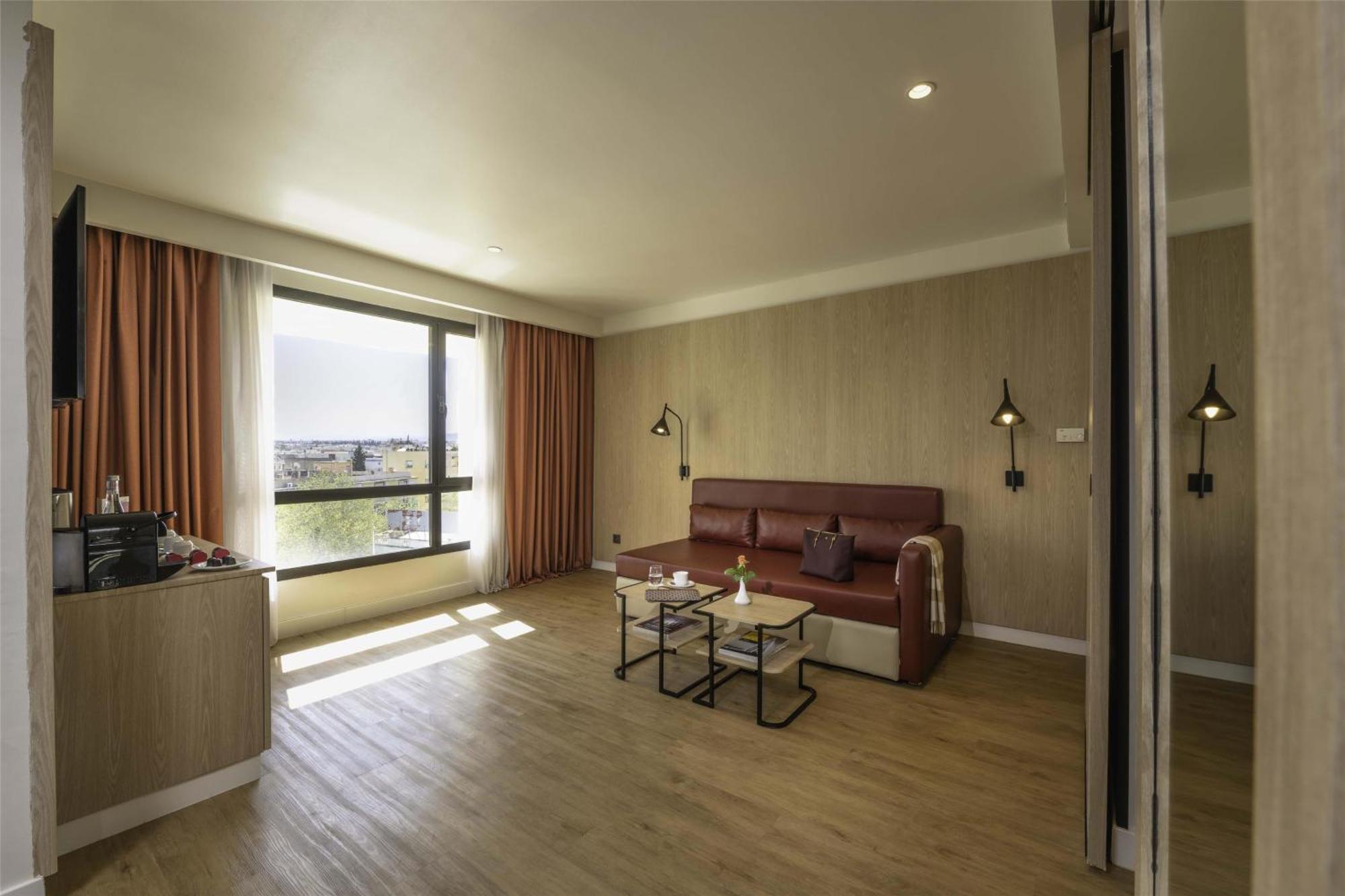 Deluxe Suite