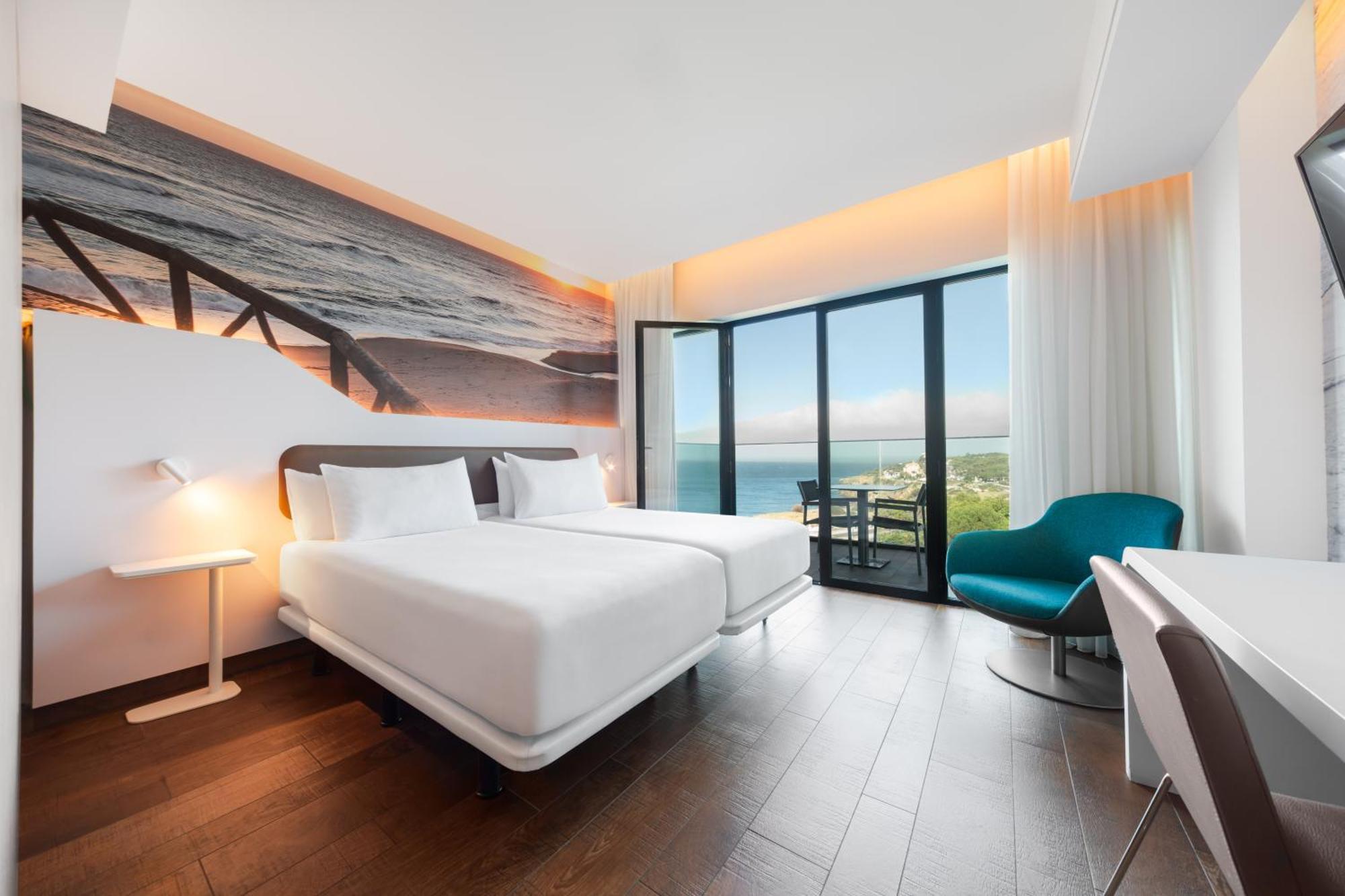 Queen or Twin Room Balcony Sea View,1699098873:JPEG