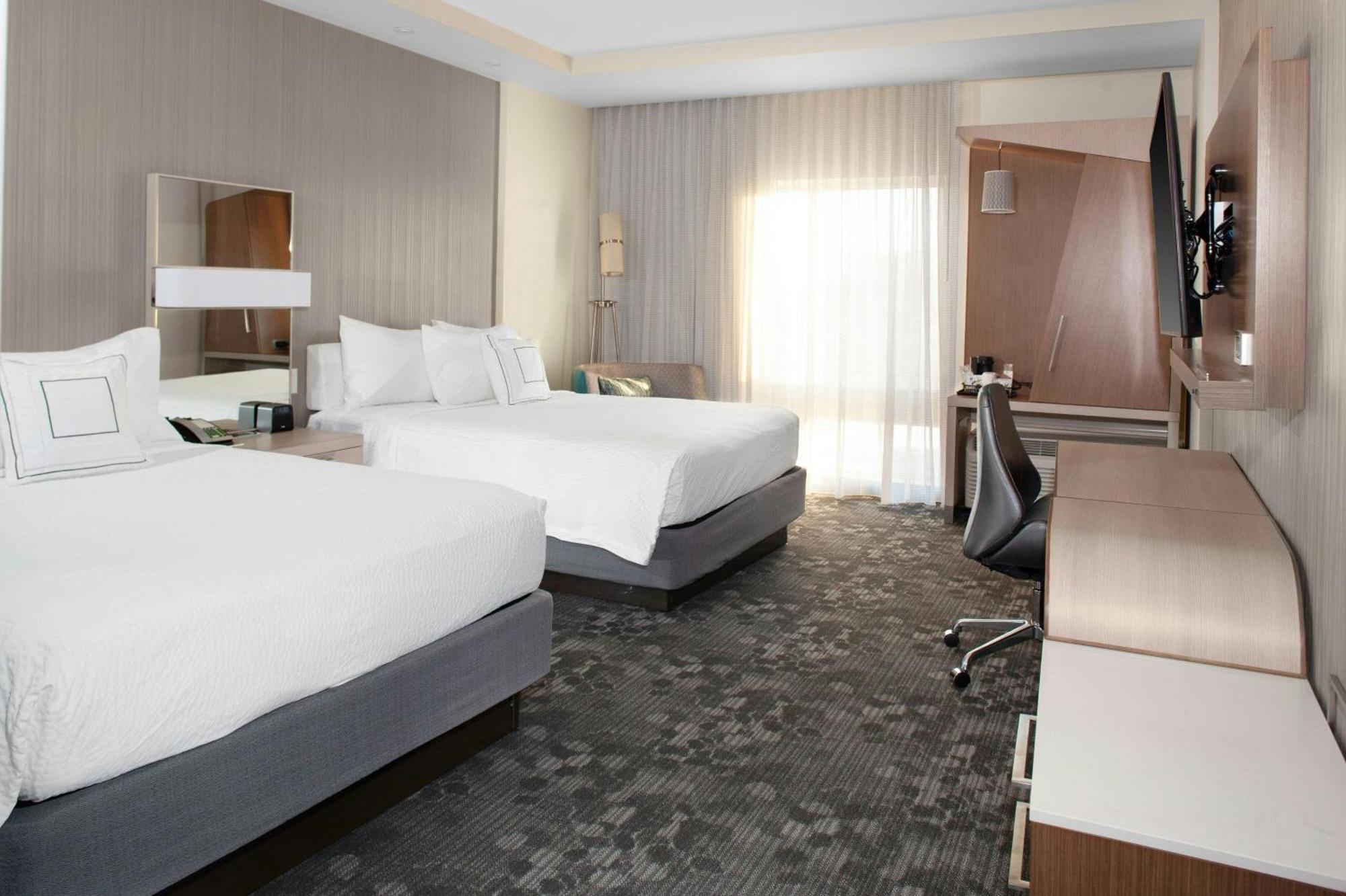 Double Queen Room,1739528957:JPEG
