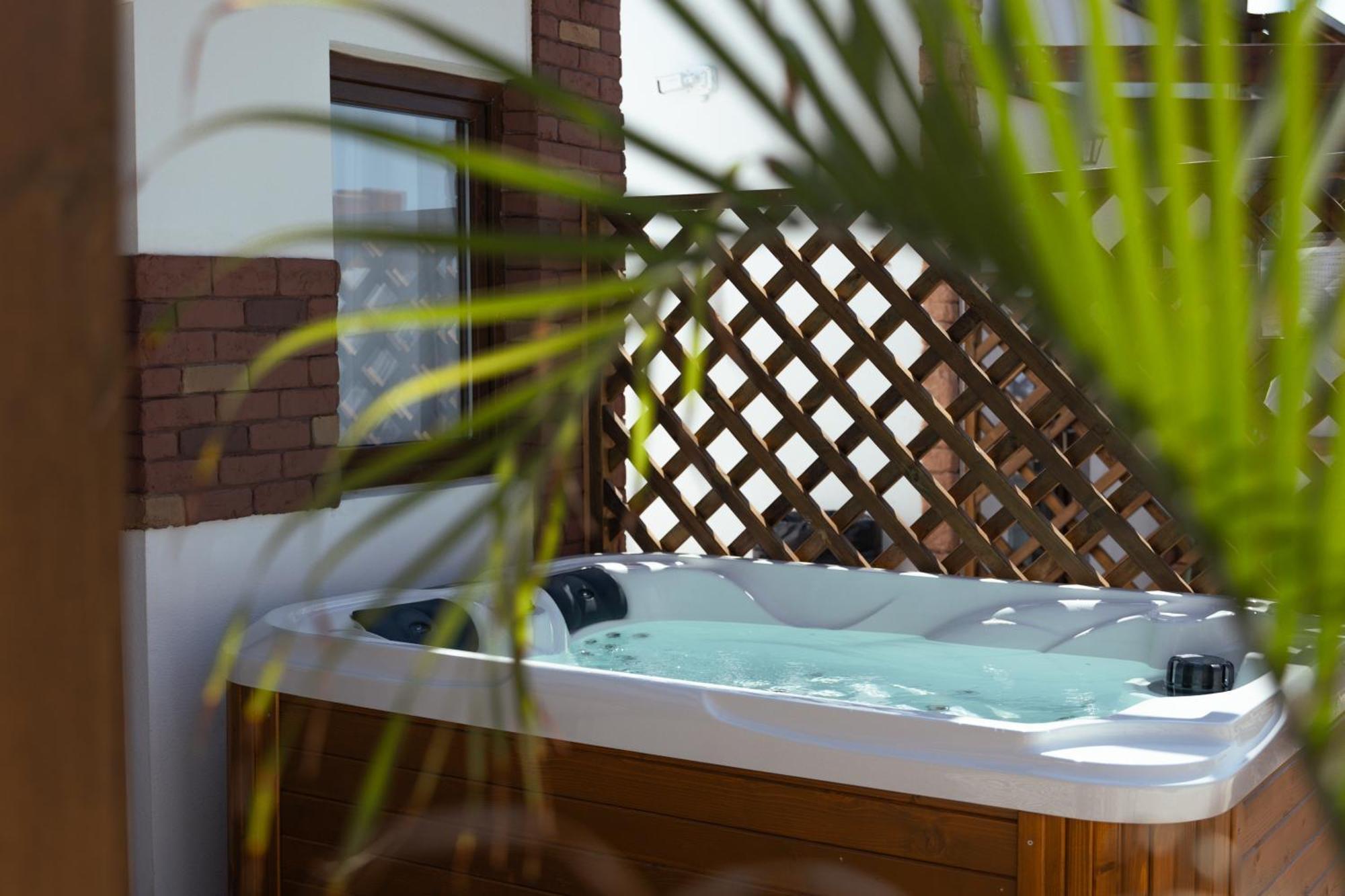 Deluxe Bungalow Spa Bath,1678186543:JPEG