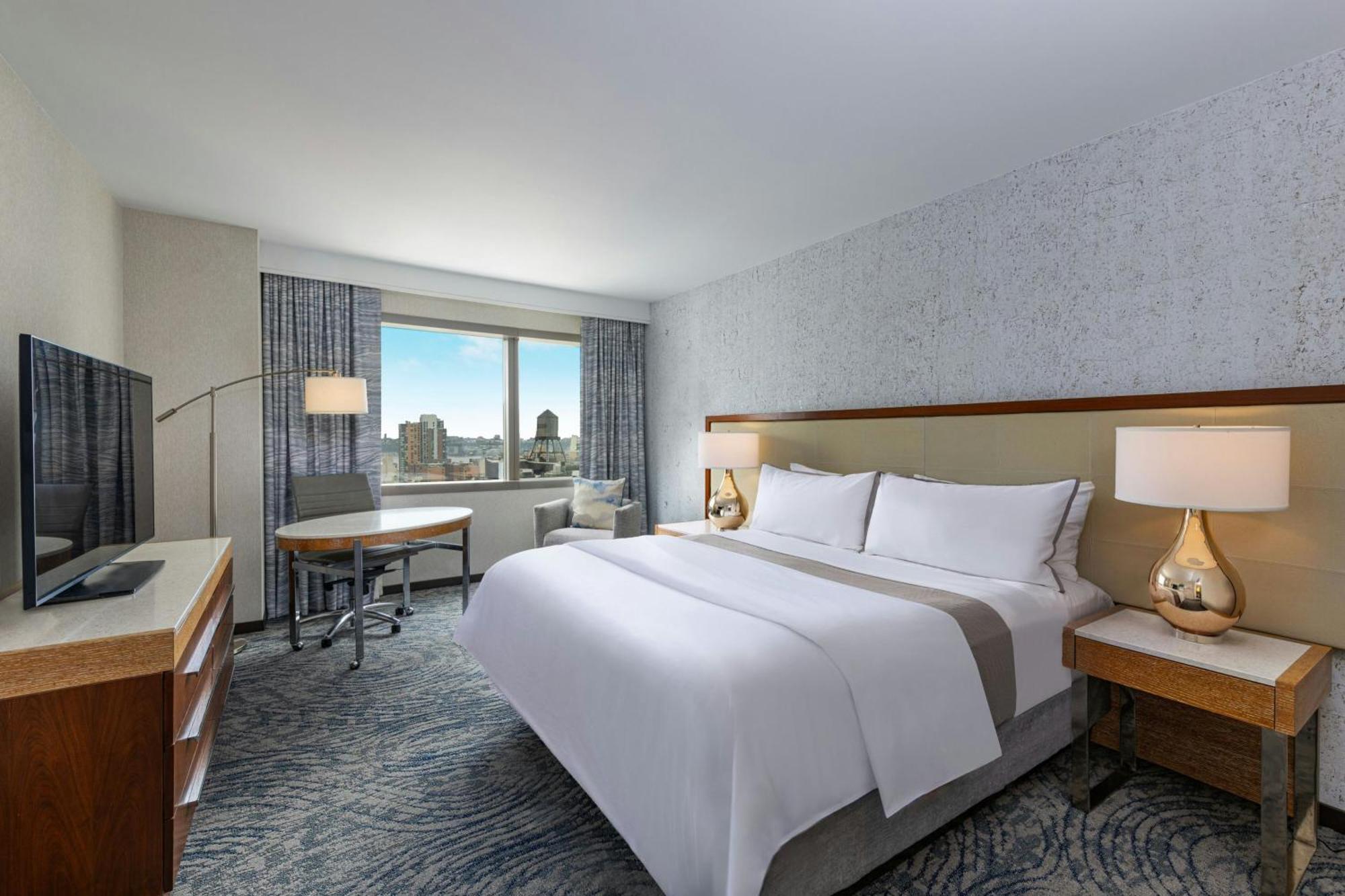 Premium King Room Skyline View Adapted Tub Mobility Hearing Accessible,1772893569:JPEG