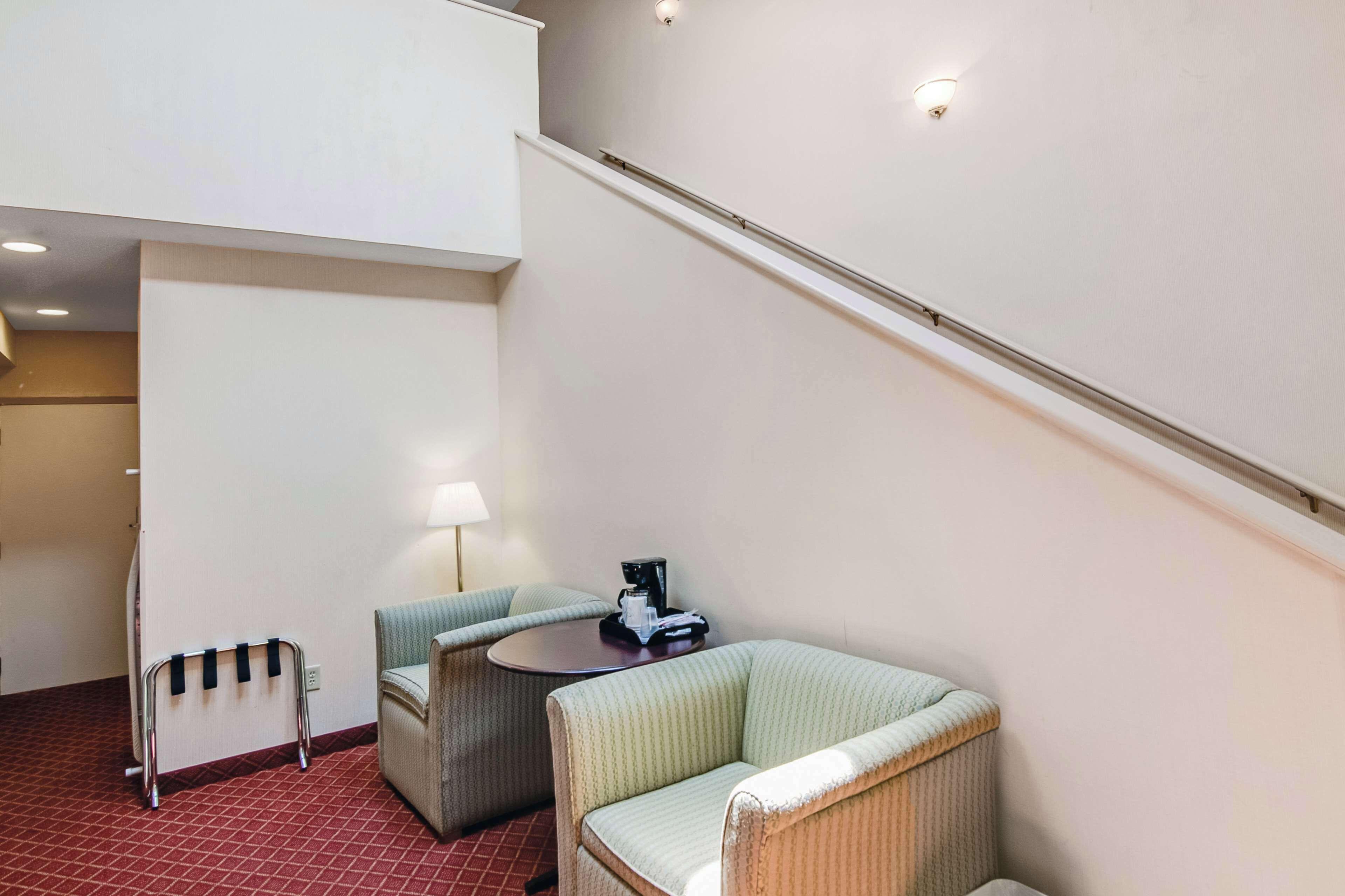 Deluxe Family Suite,1705832994:JPEG