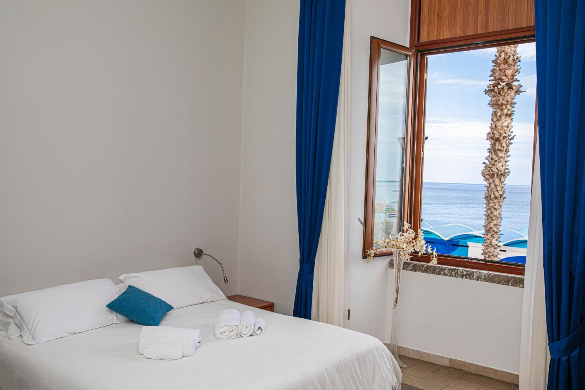 Triple Room Sea View