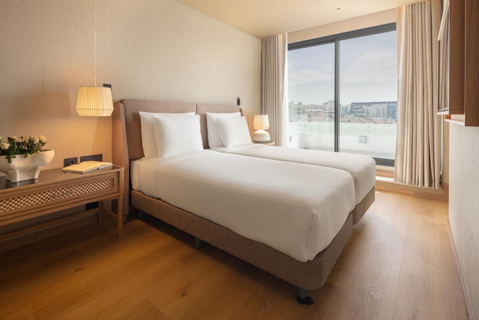 Suite with City View,1606539695:JPEG