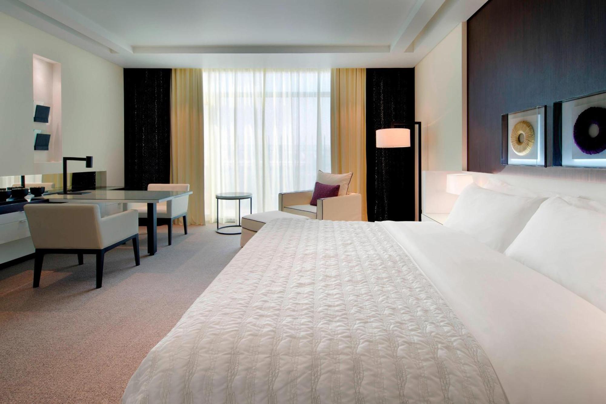 Le Royal Club Room Larger Room Executive Lounge Access,1143557410:JPEG