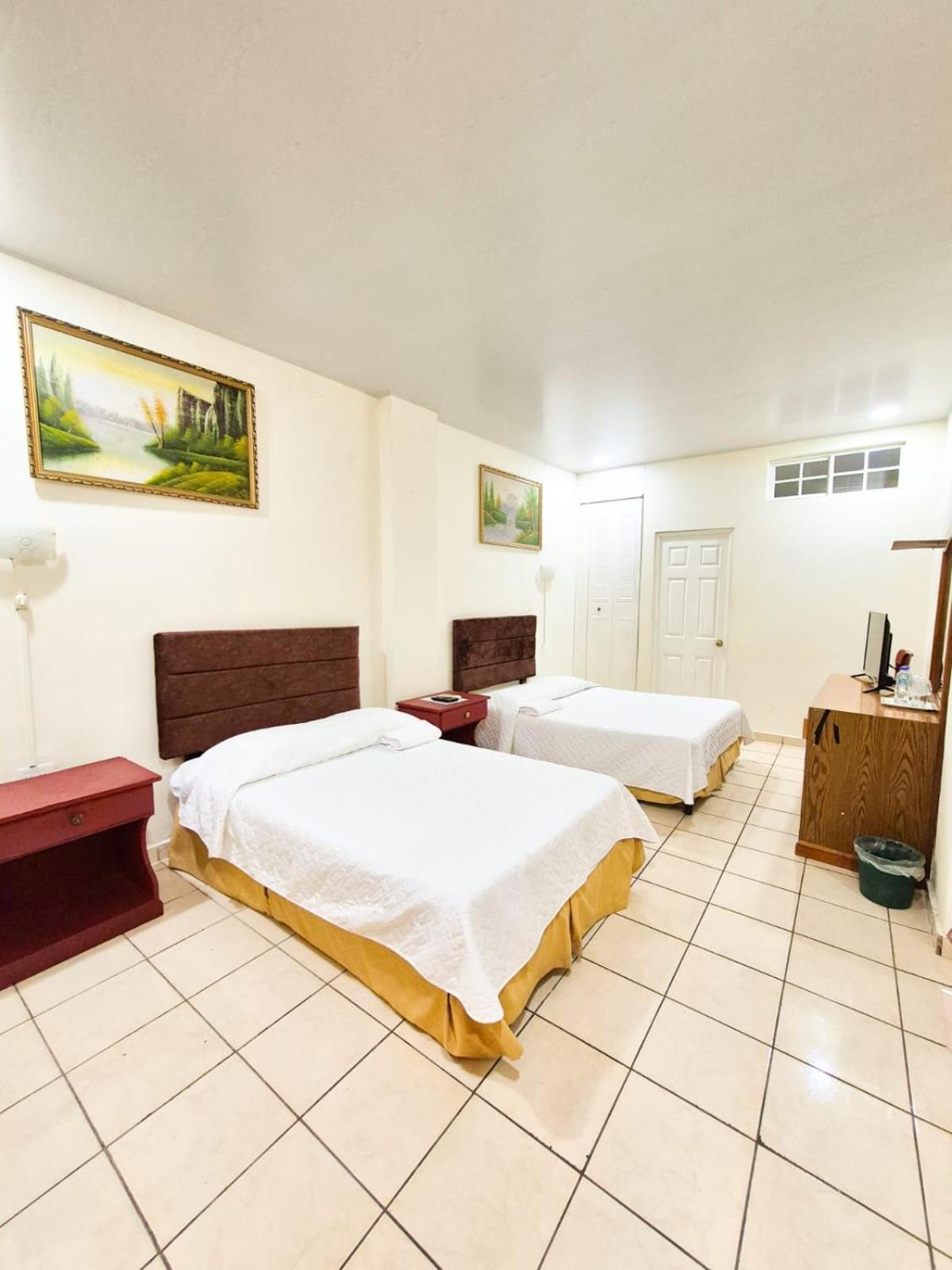 Twin Room,1710893500:JPEG