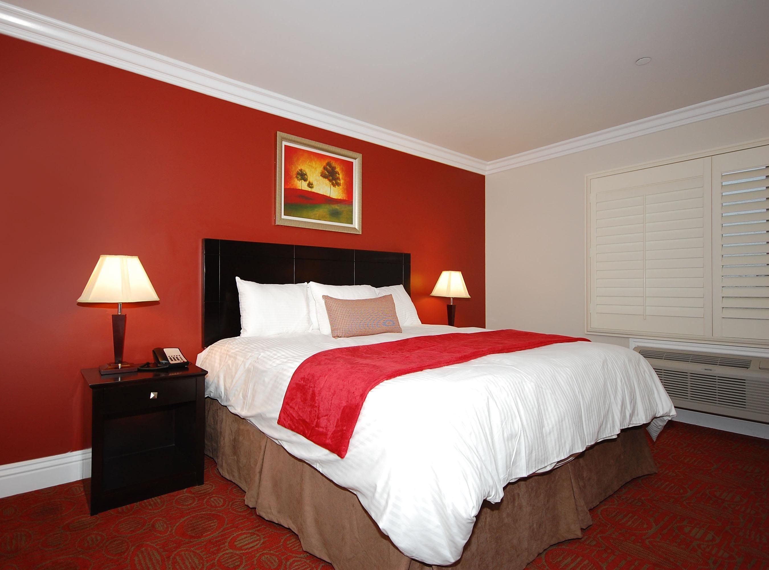 Queen Room,1589409446:JPEG
