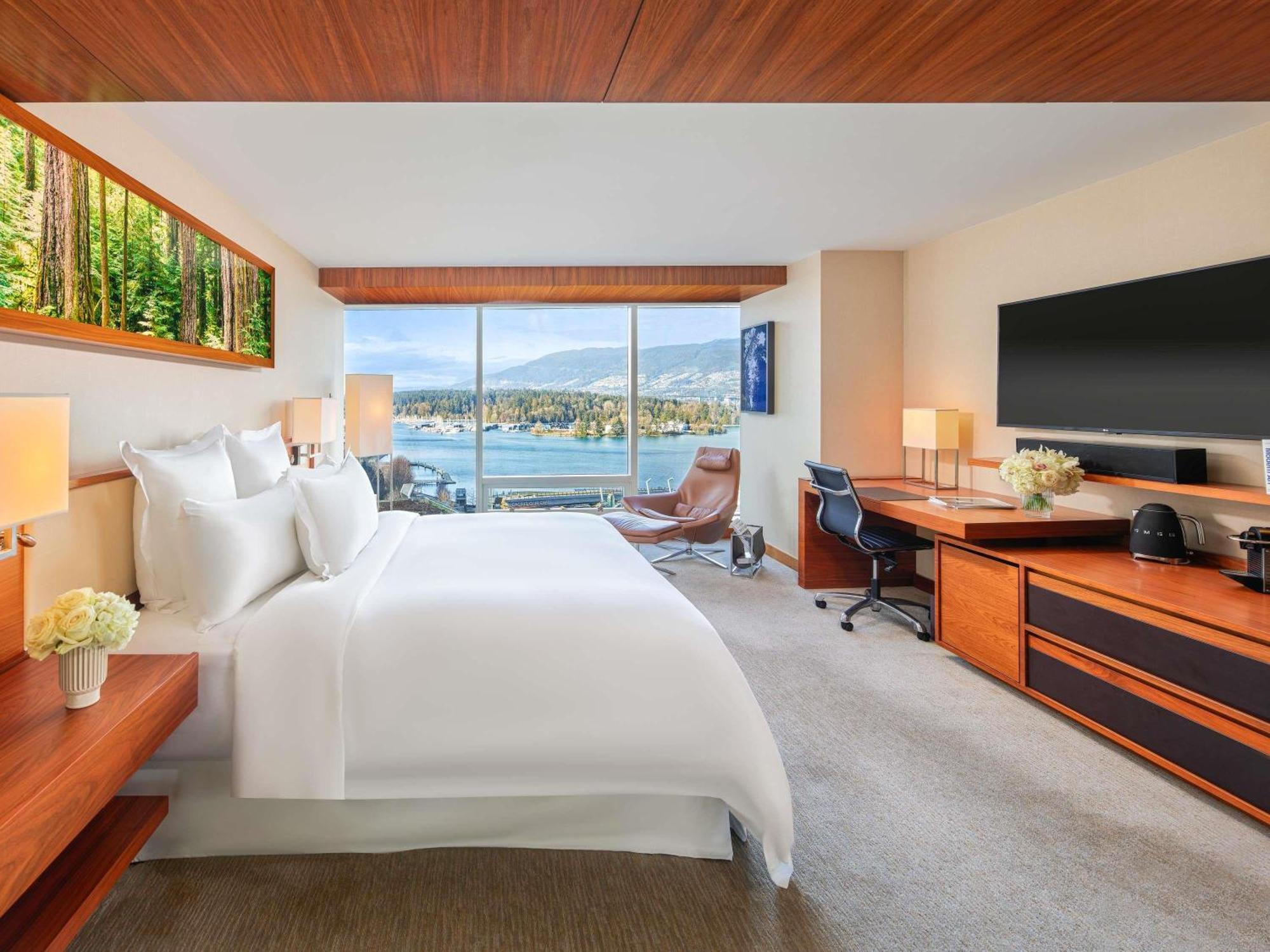 Deluxe City View Room with King Bed,1742668991:JPEG