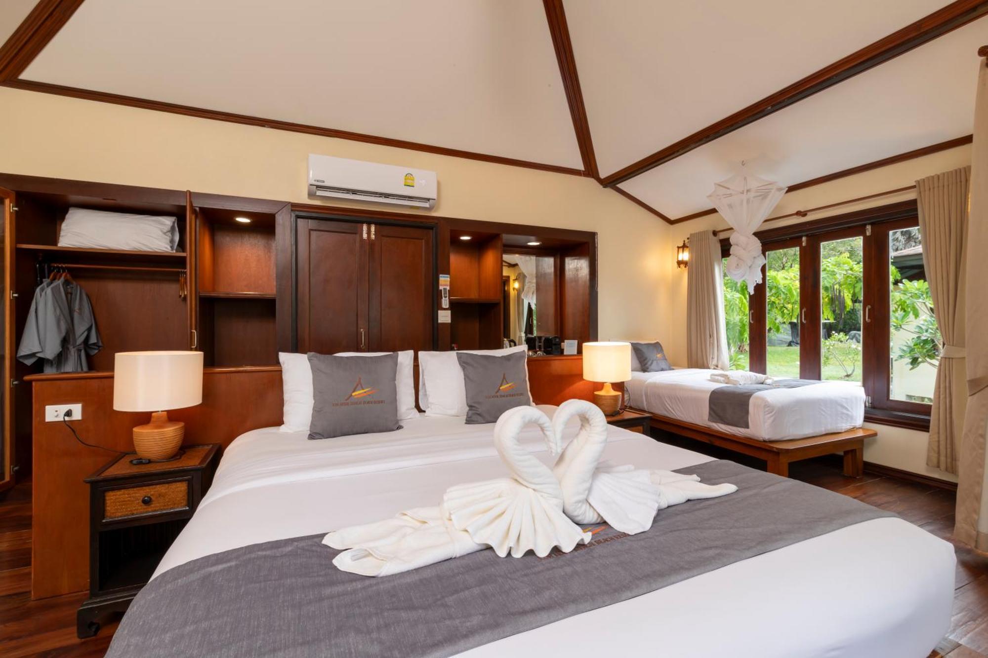 Deluxe Family Villa 2nd Row