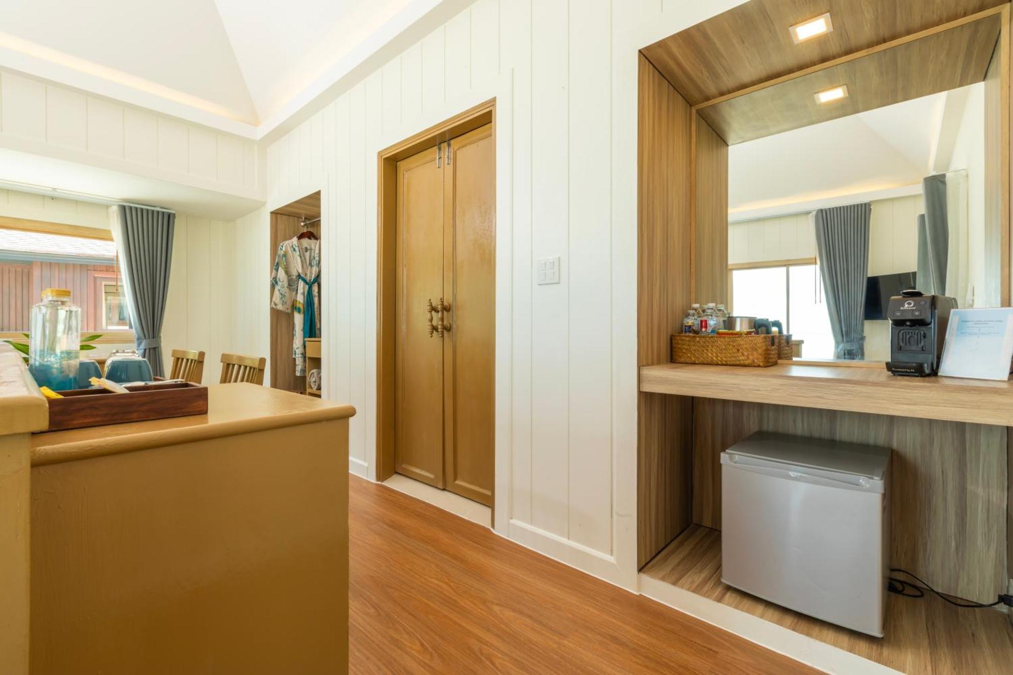 Premier Beachfront Villa Twin 1st Row