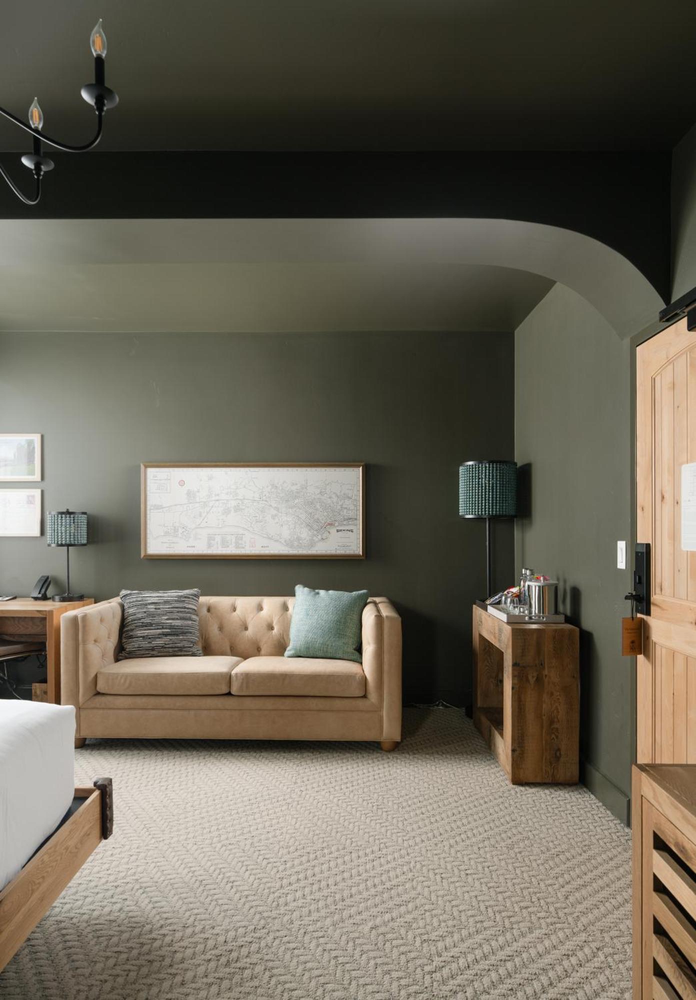 Deluxe Queen Room