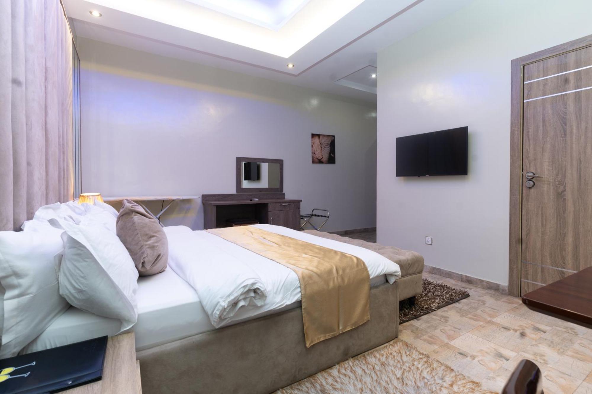 Queen Suite