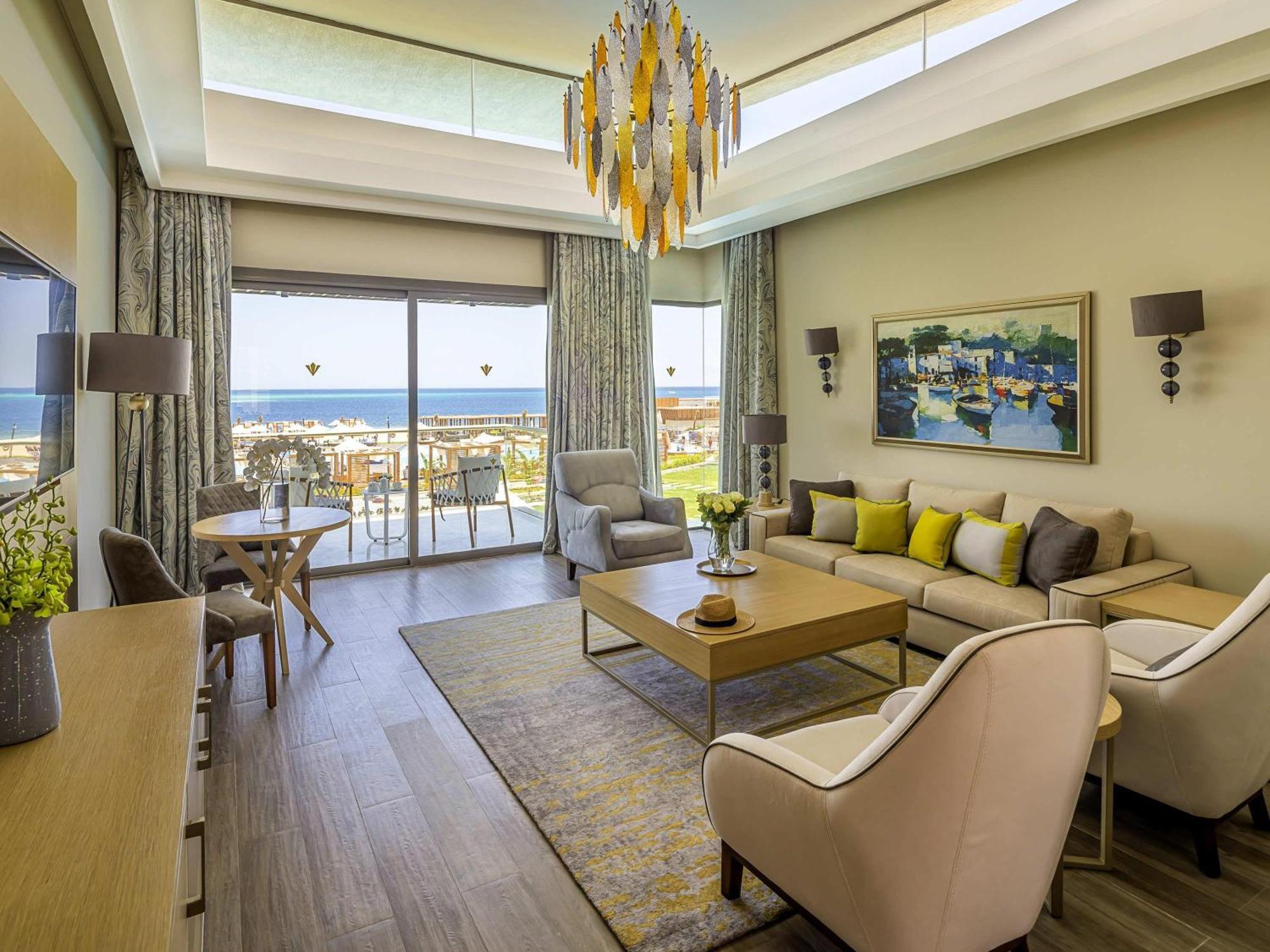 Lagoon Deluxe King Suite Sea View