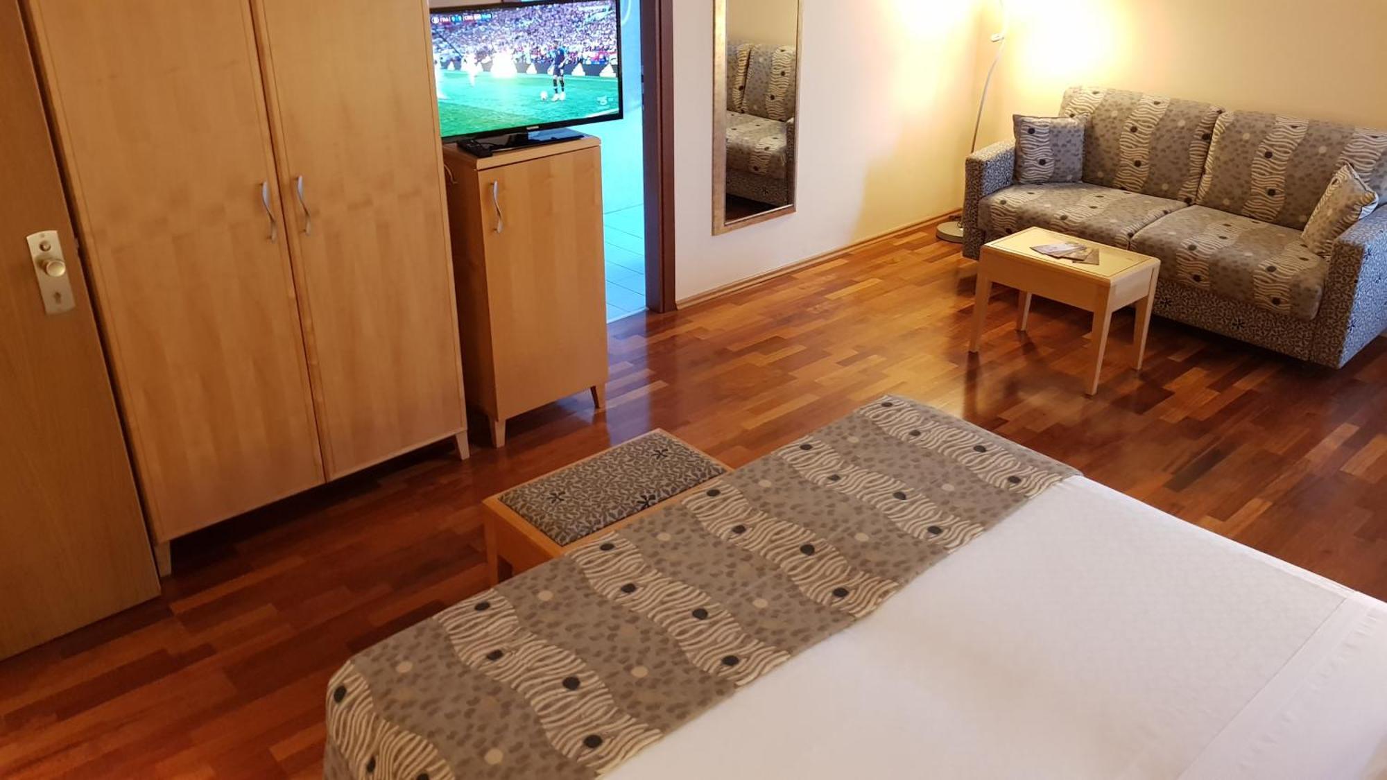 Superior King Room