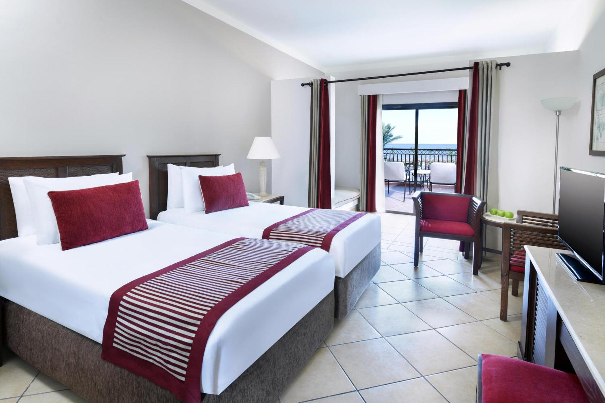 Superior Deluxe Queen or Twin Beds Garden View