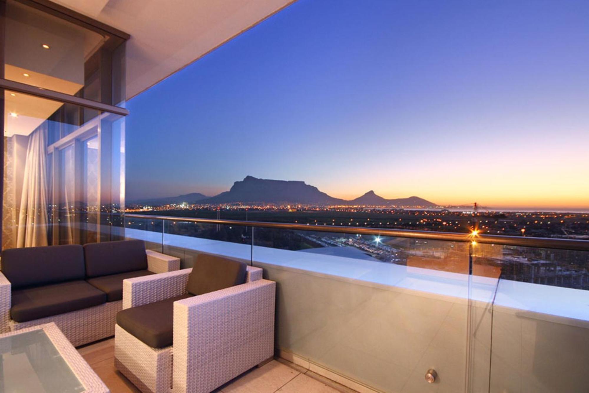 Three-Bedroom Apartment Penthouse