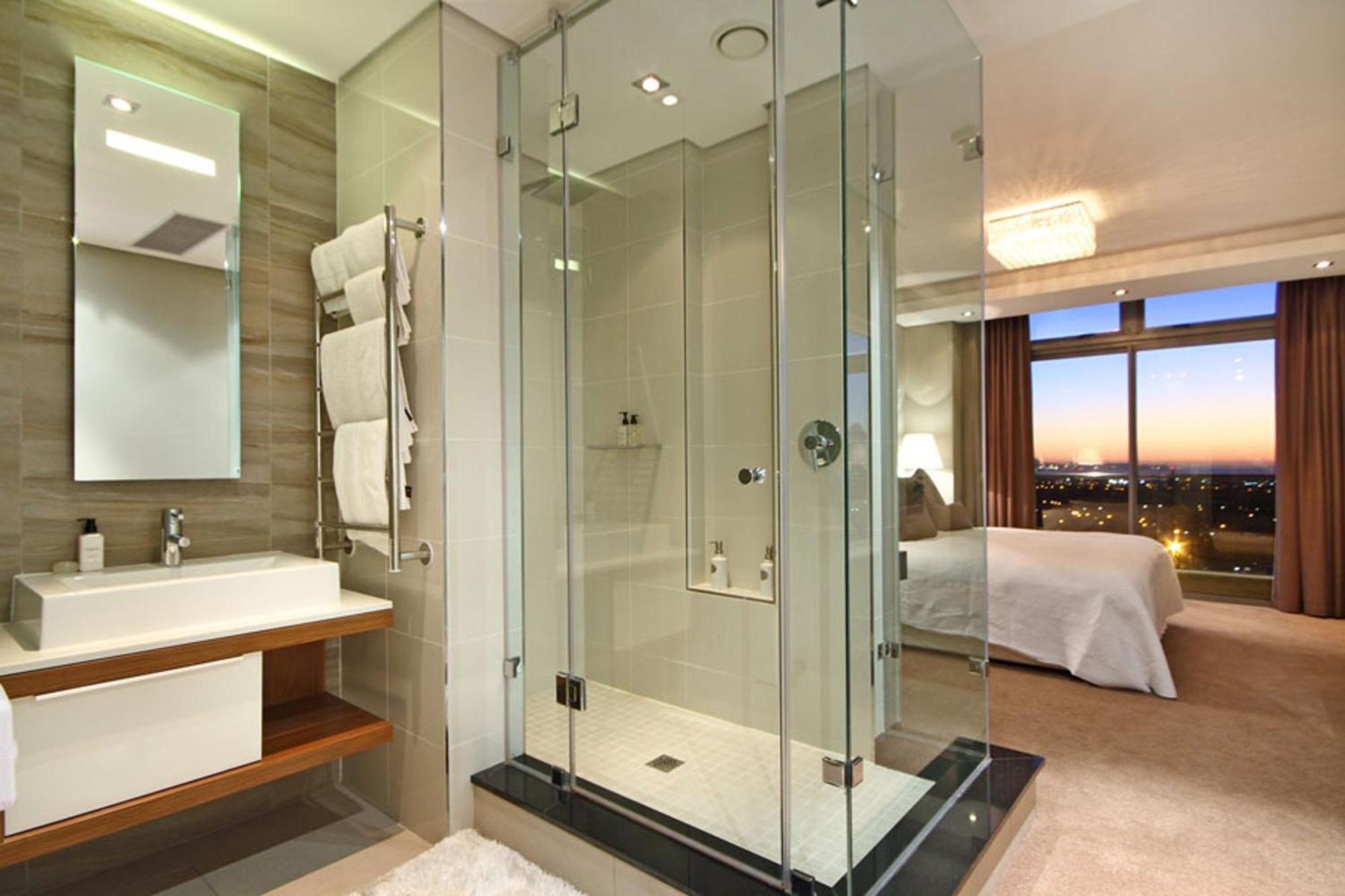 Three-Bedroom Apartment Penthouse