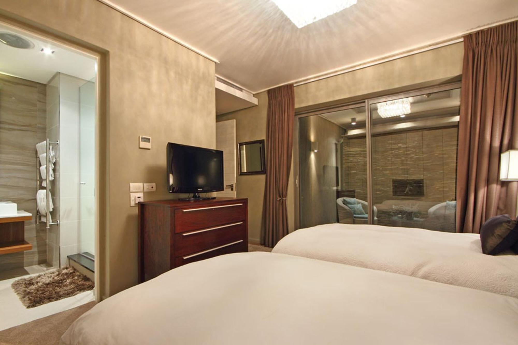 Three-Bedroom Apartment Penthouse