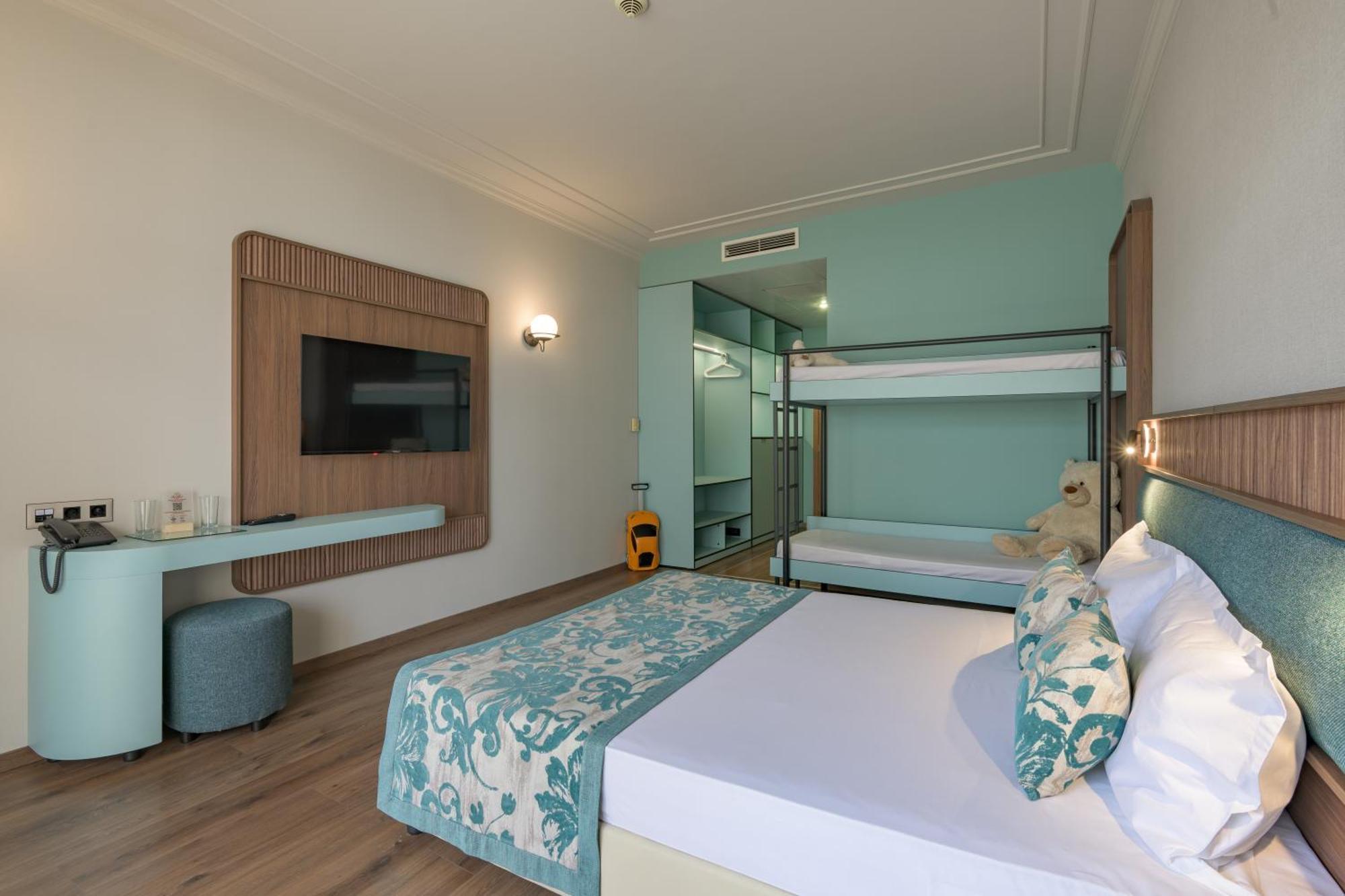 Family Room Bunk Bed Balcony