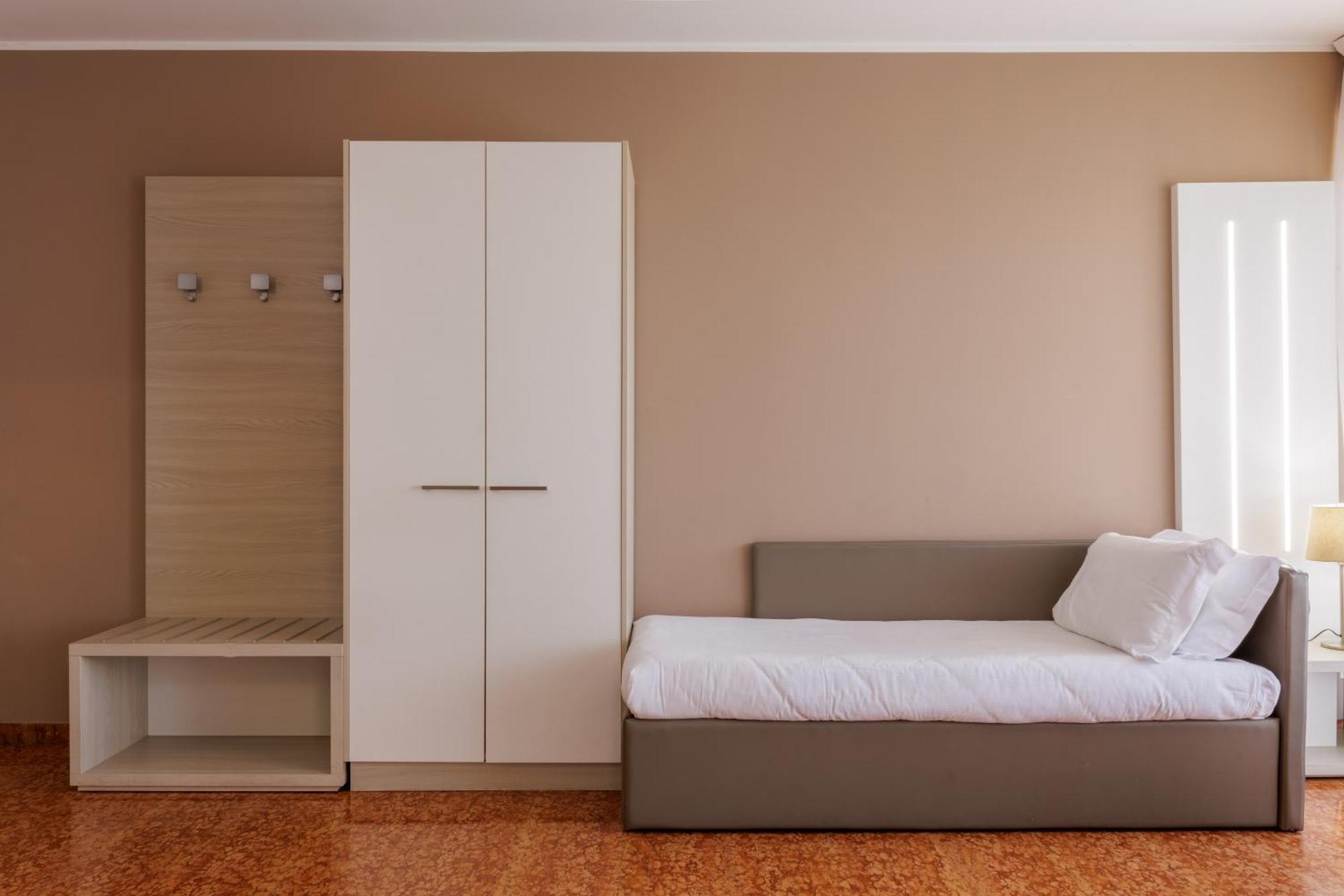 Superior One-Bedroom Apartment