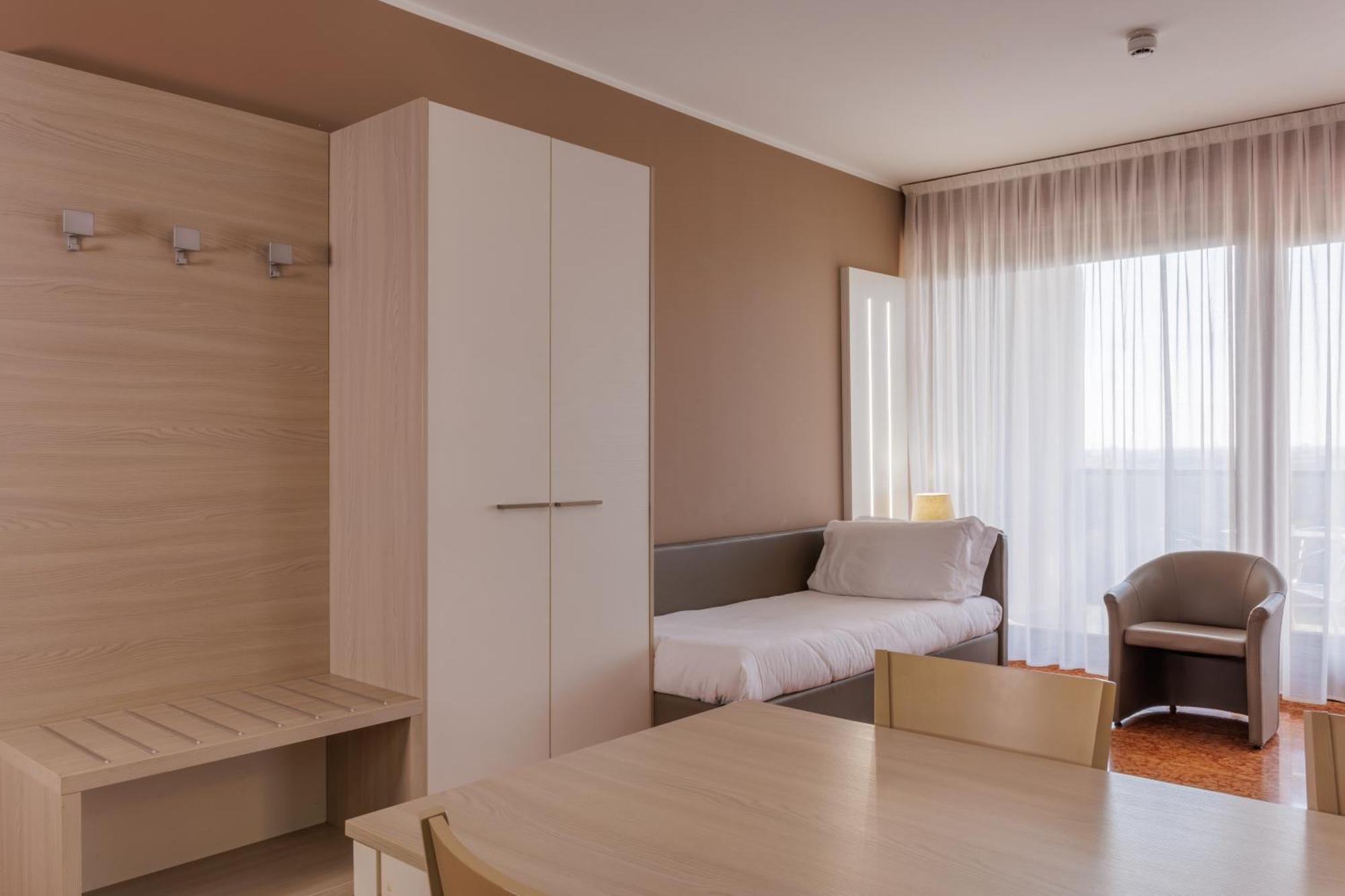 Superior One-Bedroom Apartment
