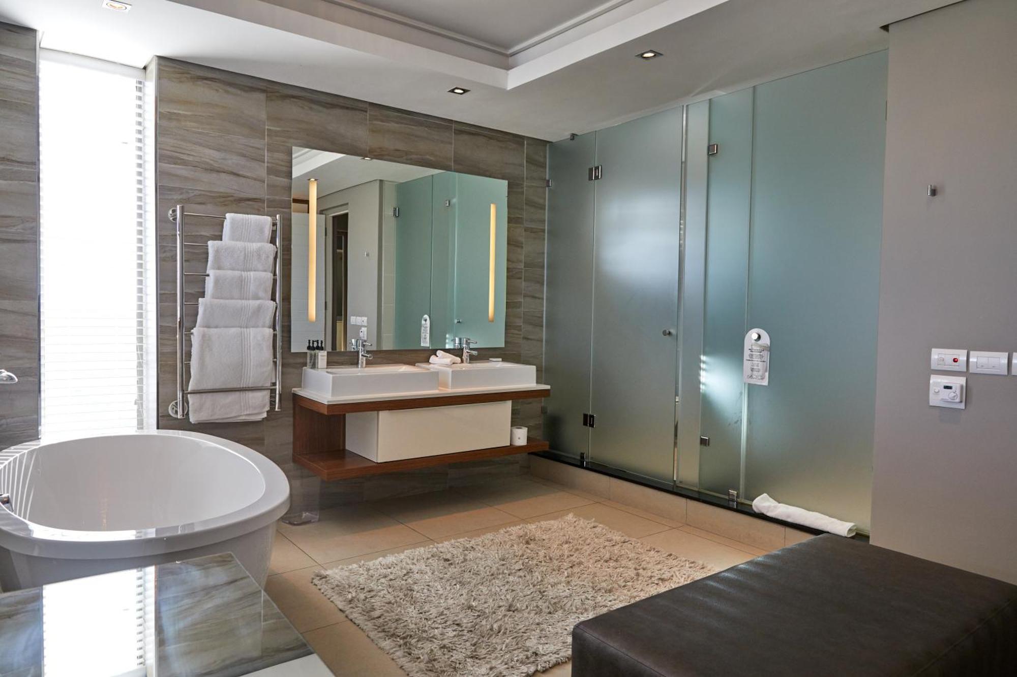Three-Bedroom Apartment Penthouse
