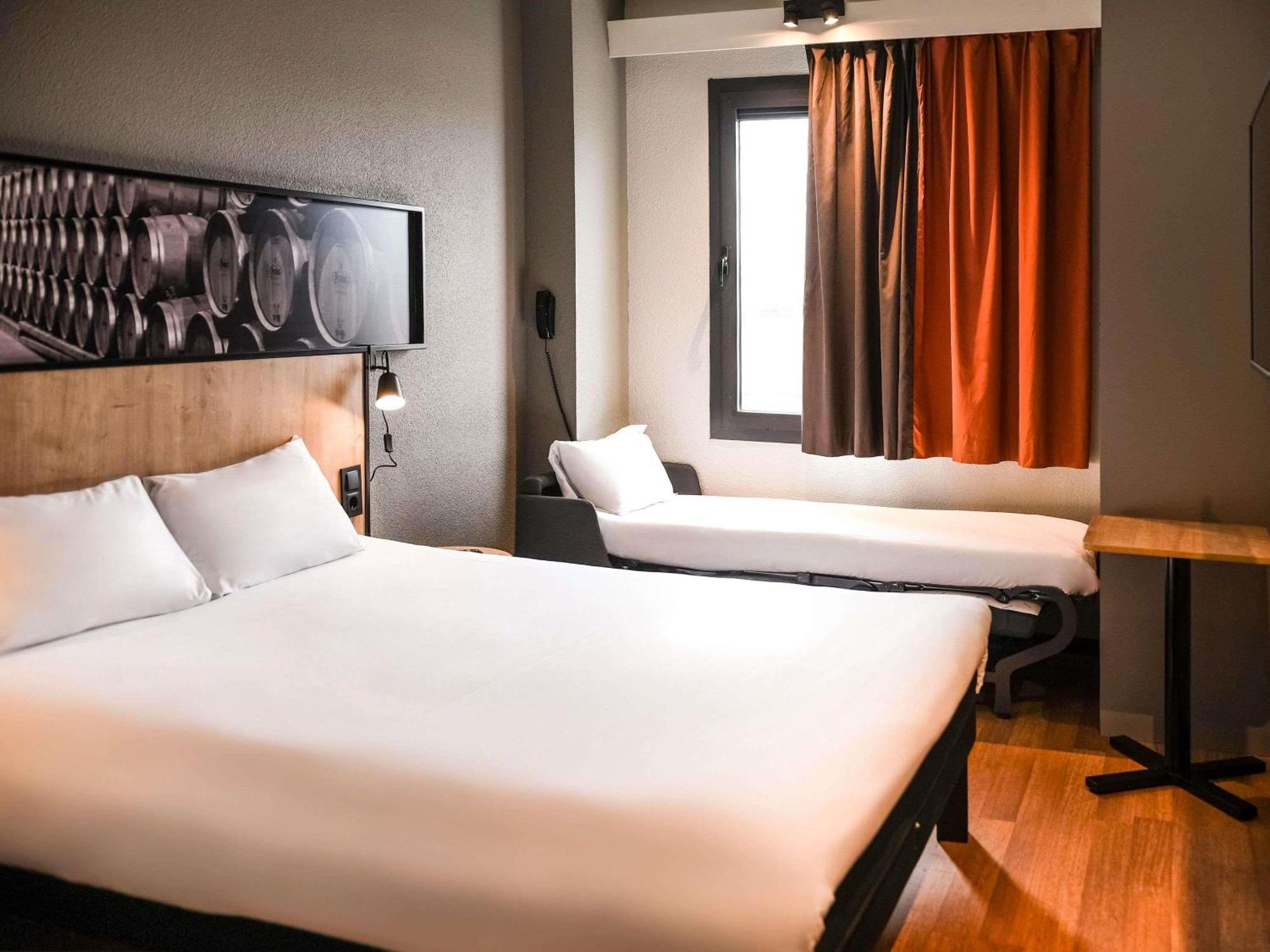 Standard Room Two Single Beds