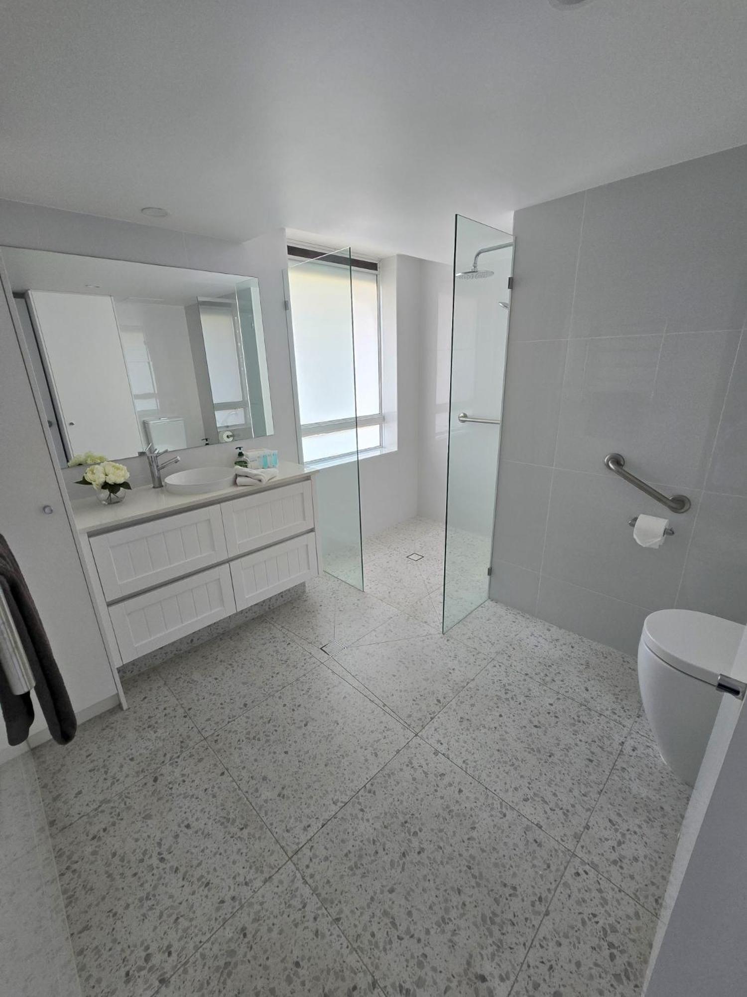 Premium Two-Bedroom Apartment Ocean View