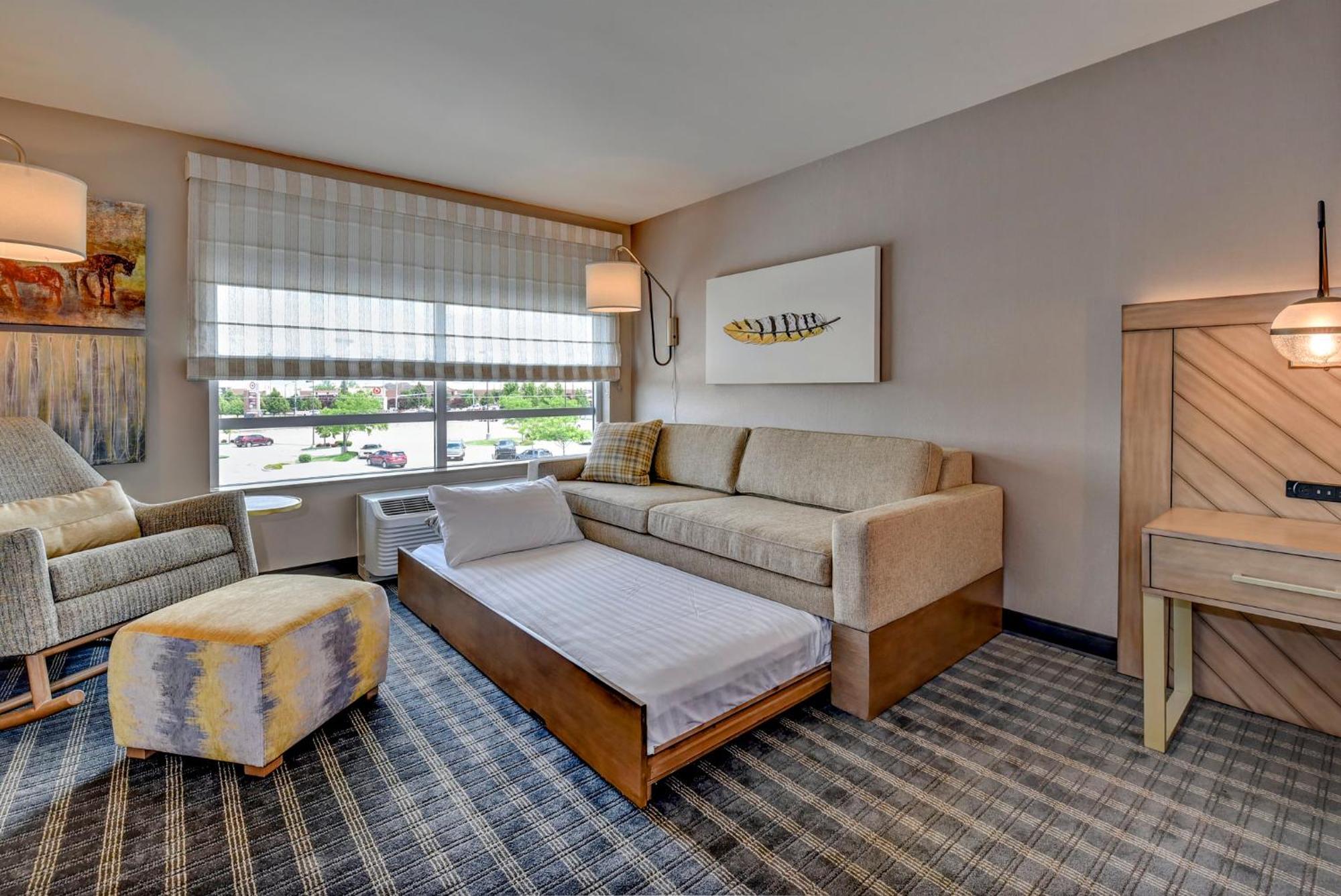 Standard King Room with Sofa Bed,1739490902:JPEG