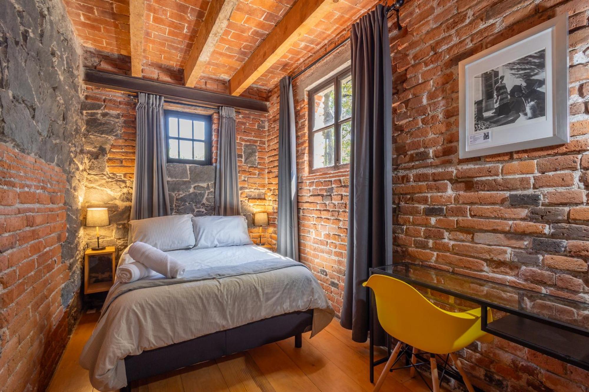 Standard Queen Room