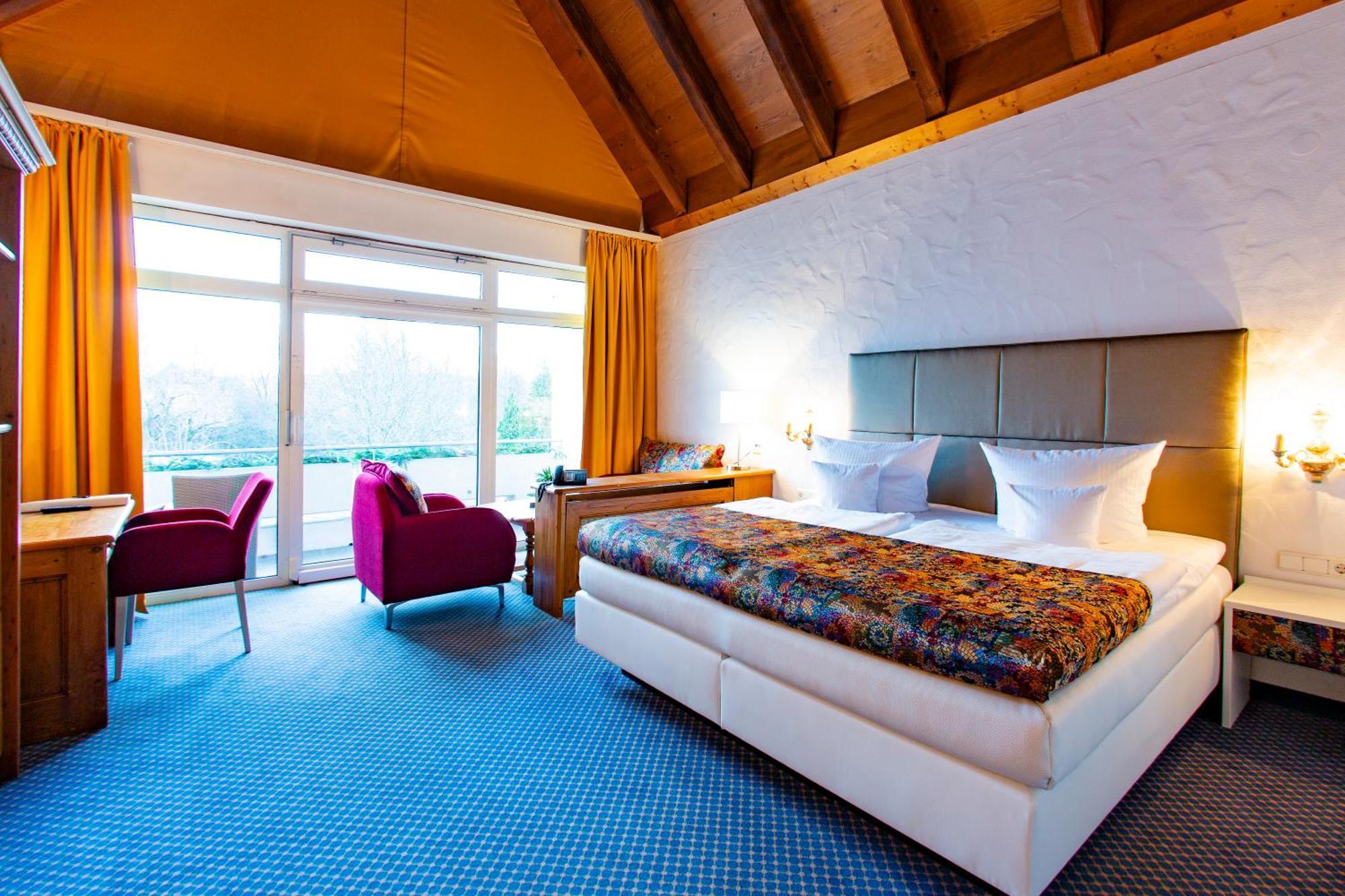 Comfort Double Room Water Bed
