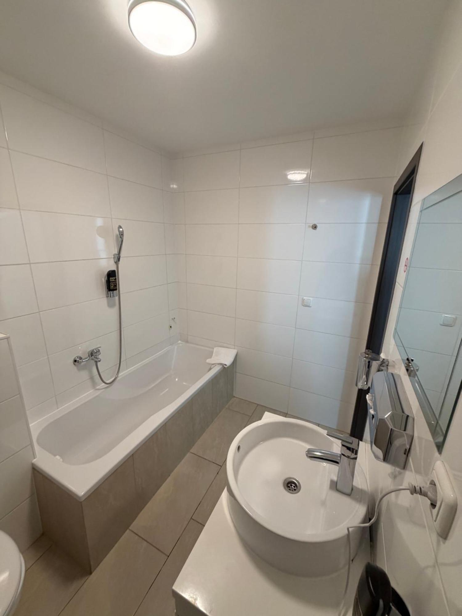 Classic Triple Room,1742671077:JPEG
