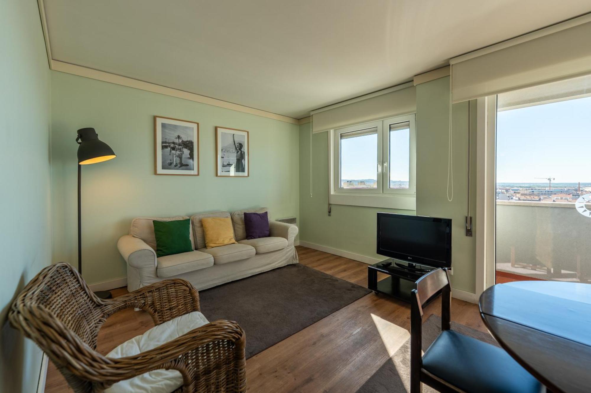 Two-Bedroom Apartment City Views,1742724498:JPEG