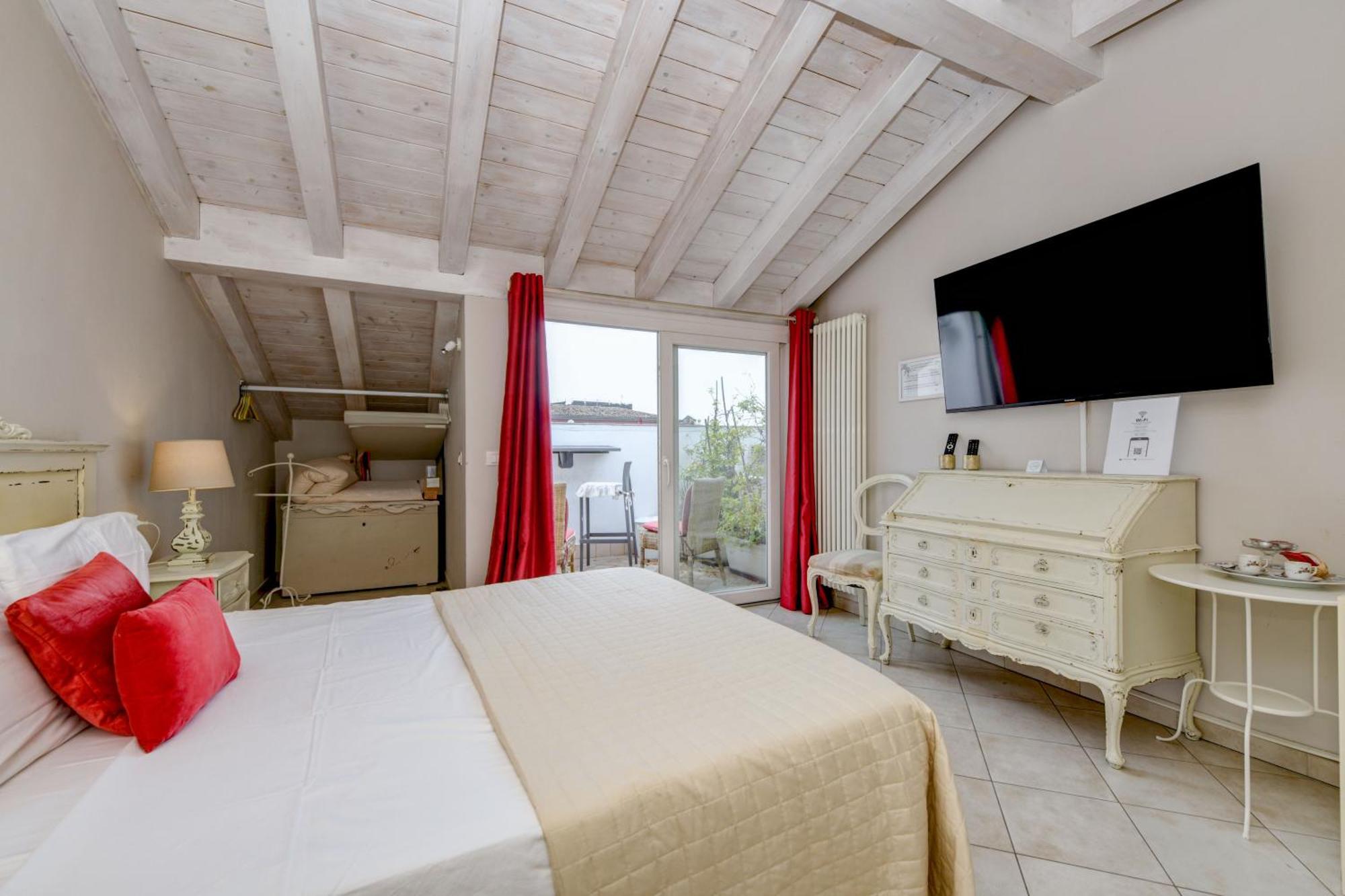 Double Room Lake View Terrace