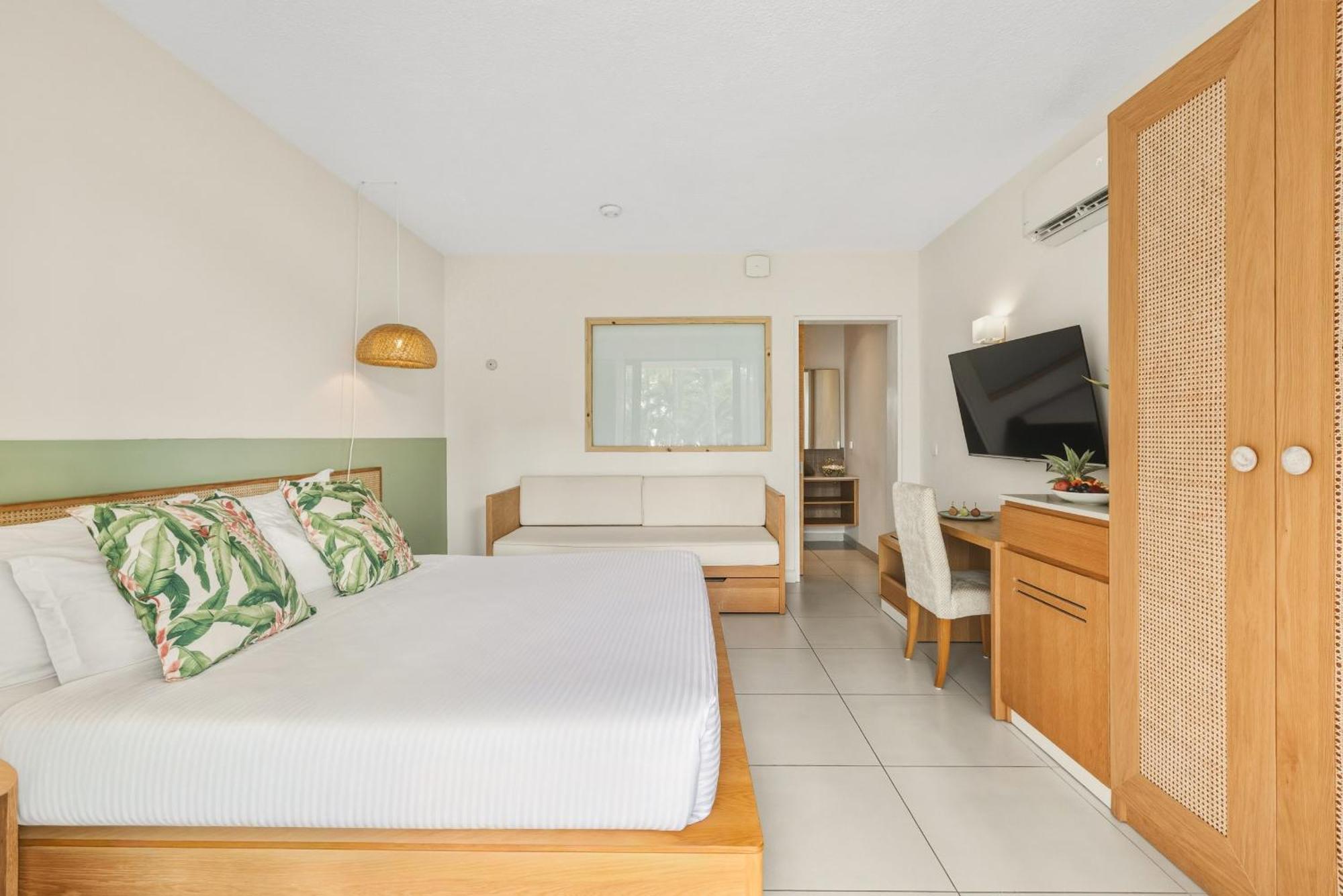 Coral Signature Room Garden View